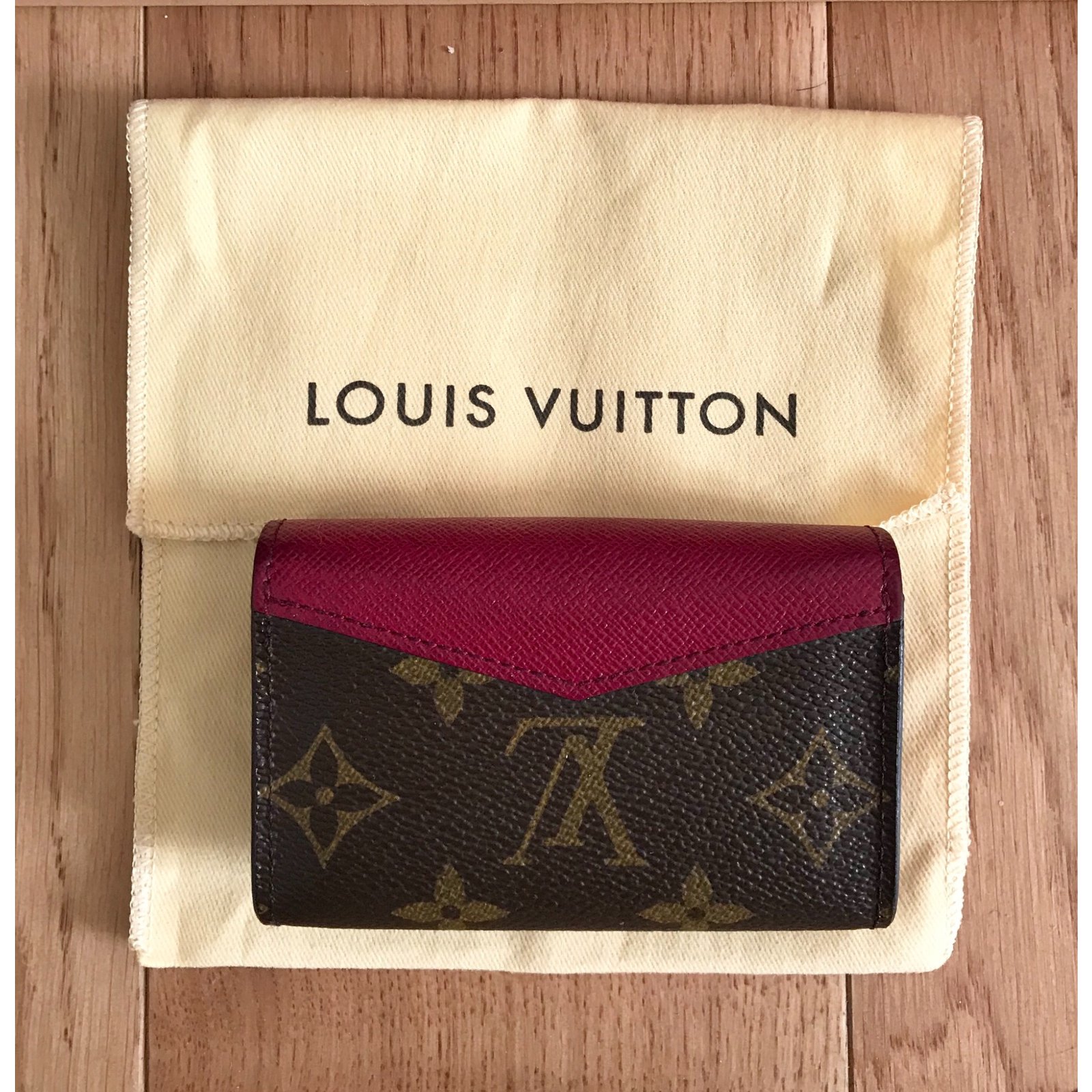 Louis Vuitton card holder Sarah Purses, wallets, cases Leather Other ref.56237 - Joli Closet
