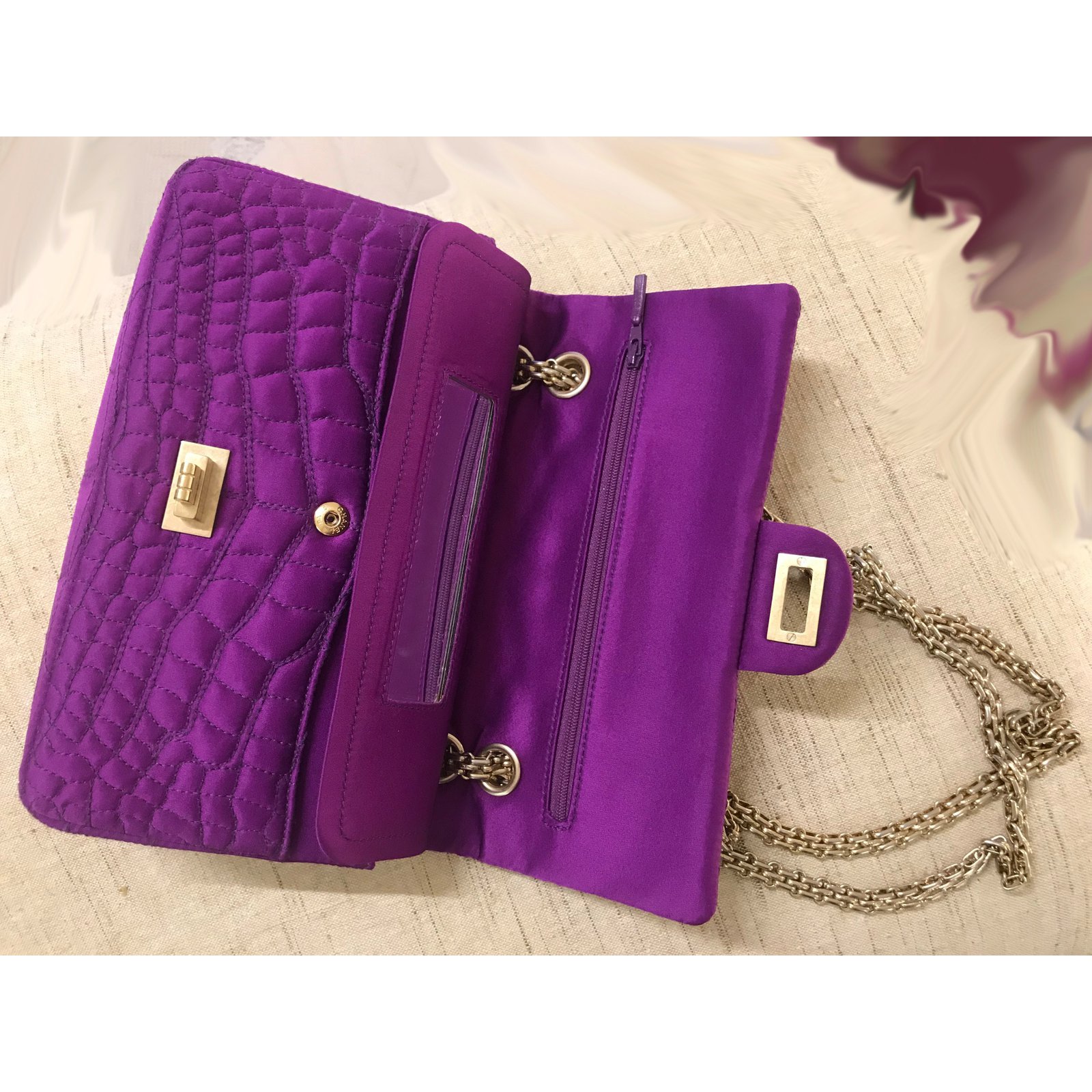 CHANEL Purple Purse Acrylic ref.1048650 - Joli Closet