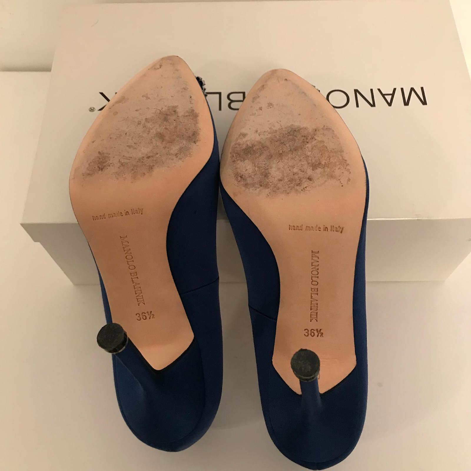 Manolo Blahnik Hangisi Blue Satin ref 