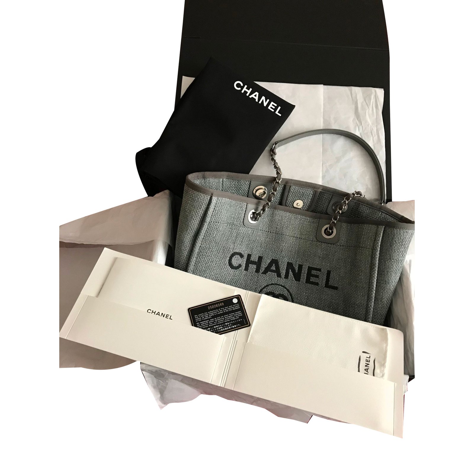 CHANEL Deauville Tote in Grey Canvas Cloth ref.58349 - Joli Closet