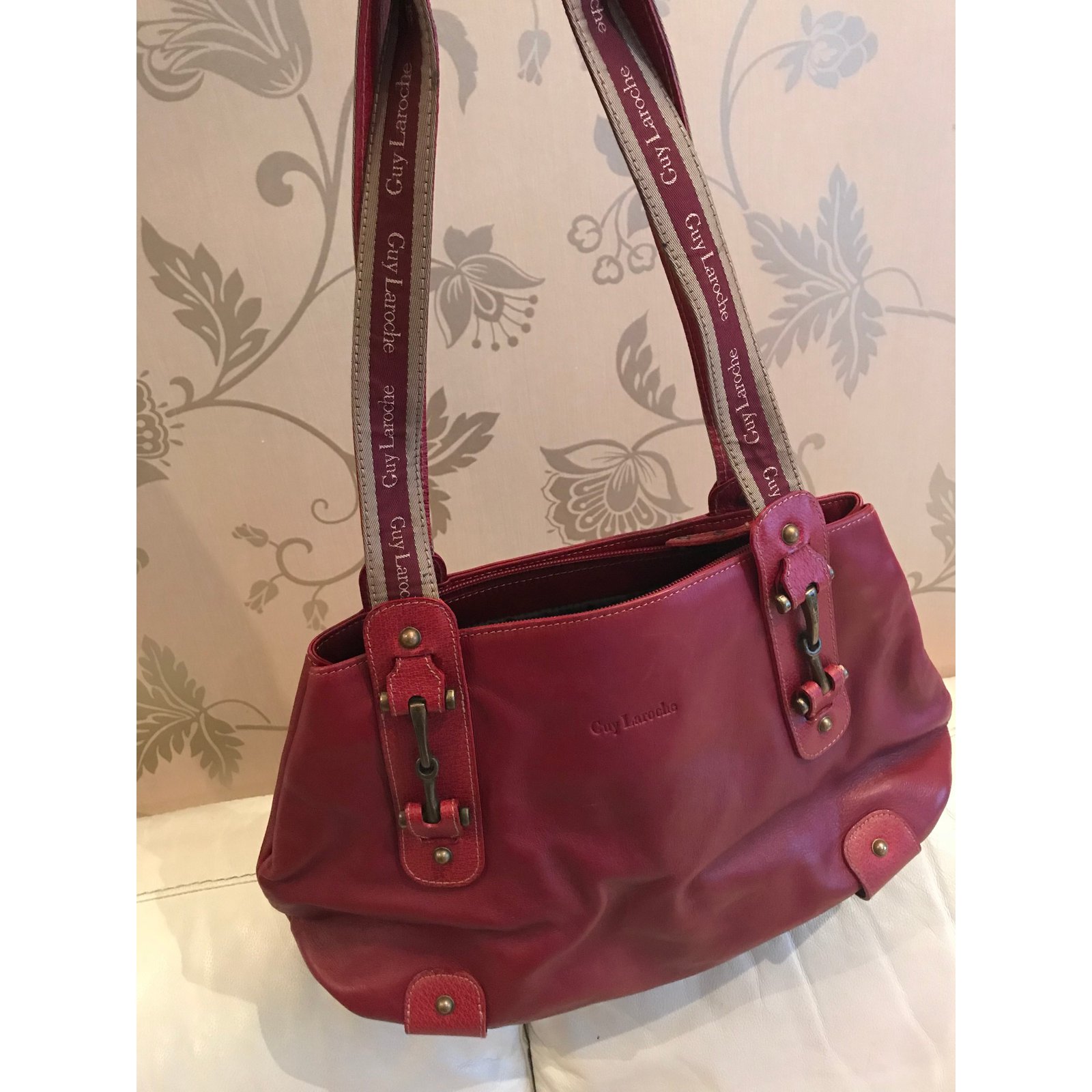 Guy Laroche Handbags Red Cloth ref.58404 - Joli Closet
