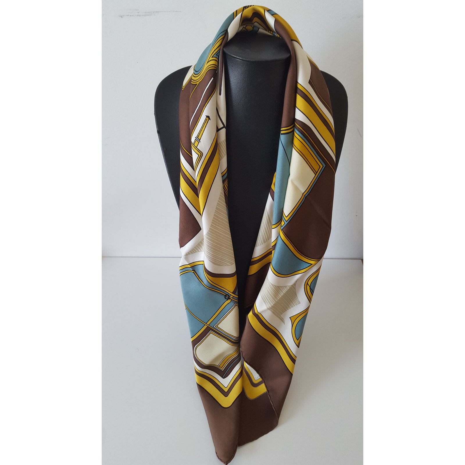 Scarf Le CarrÃ© HermÃ¨s Foulard Soie Homme Hermes