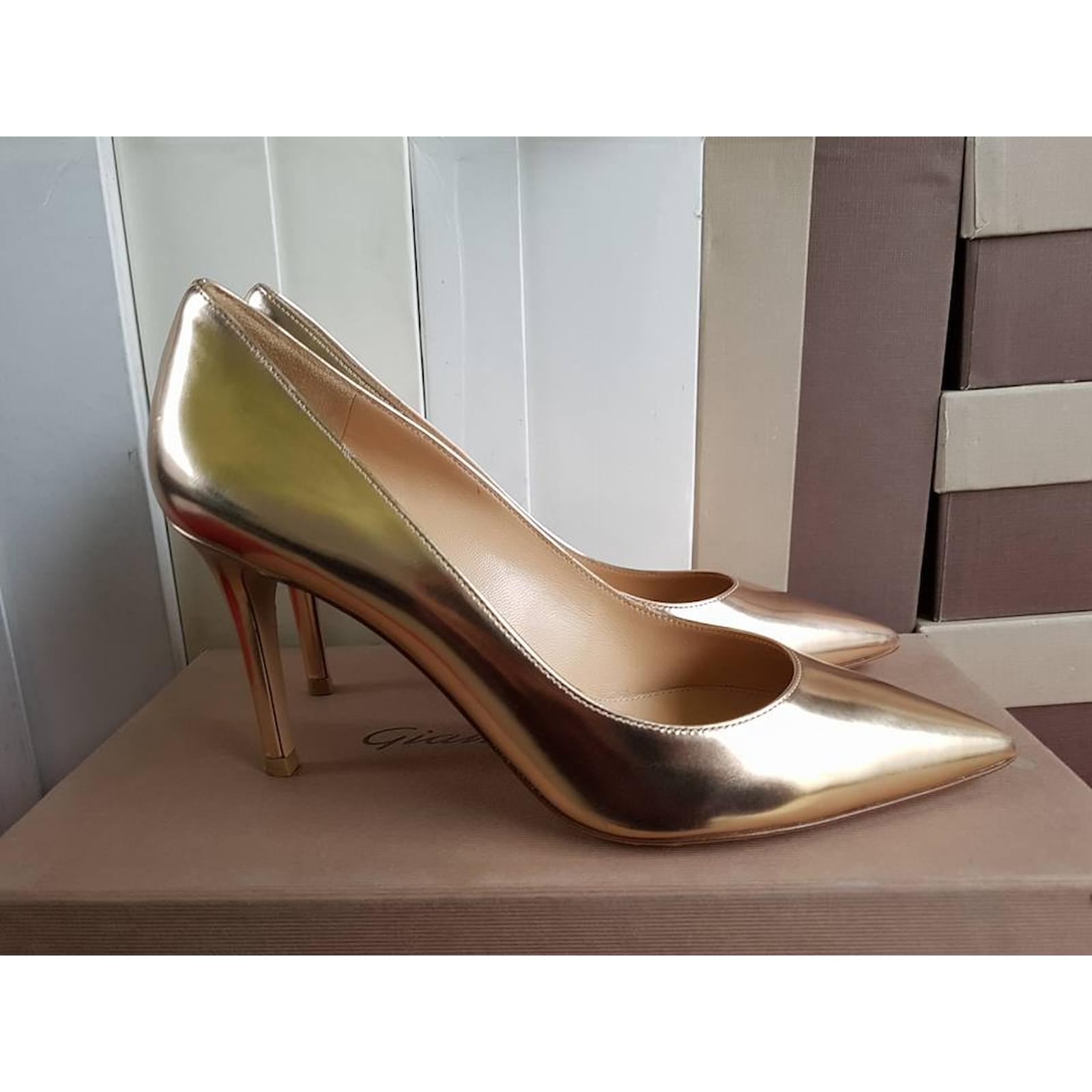 Escarpins Mariage Cuir doré- Roma Bella B - 33-34-35