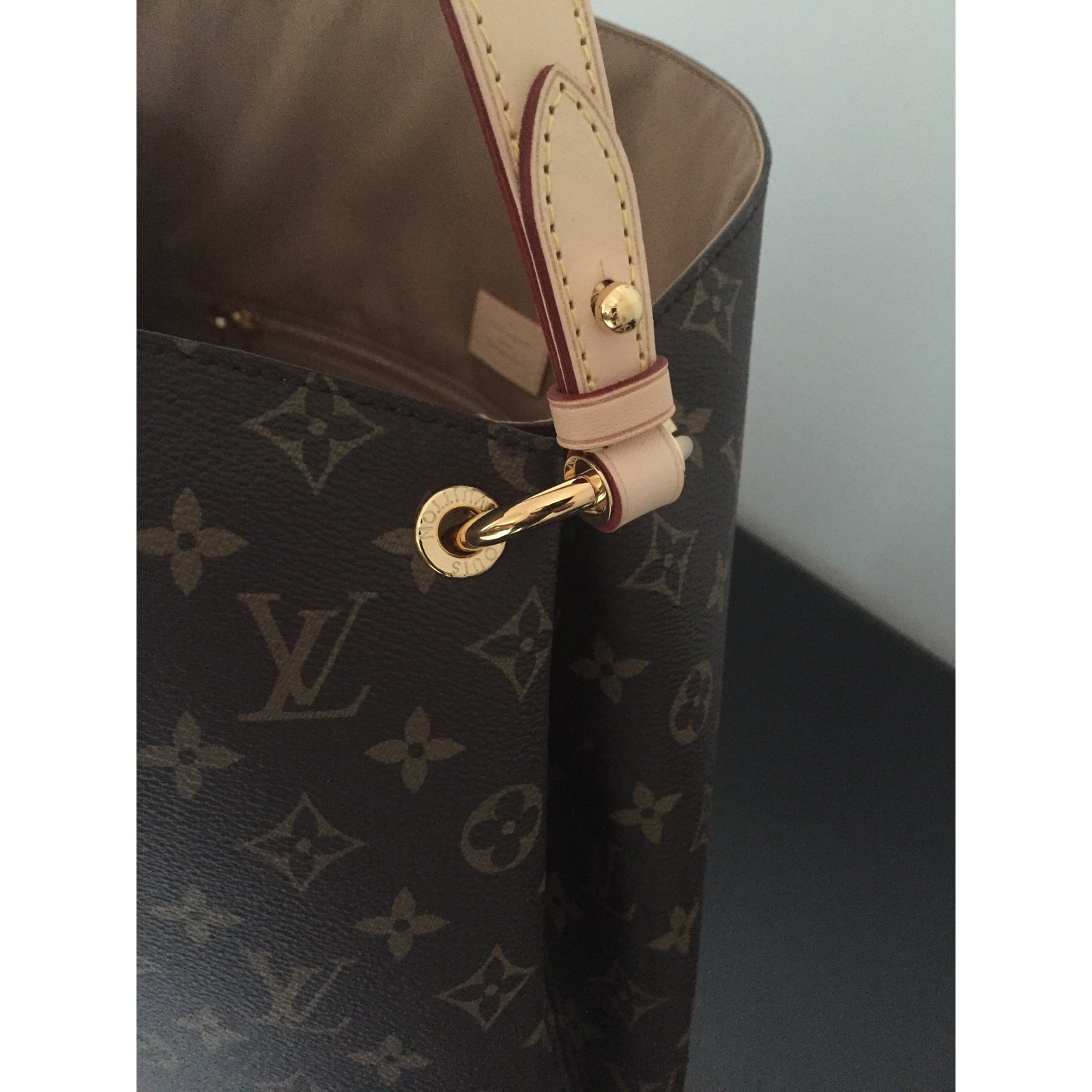 Louis Vuitton GRACEFUL Dark brown Leather Cloth ref.59700 - Joli Closet