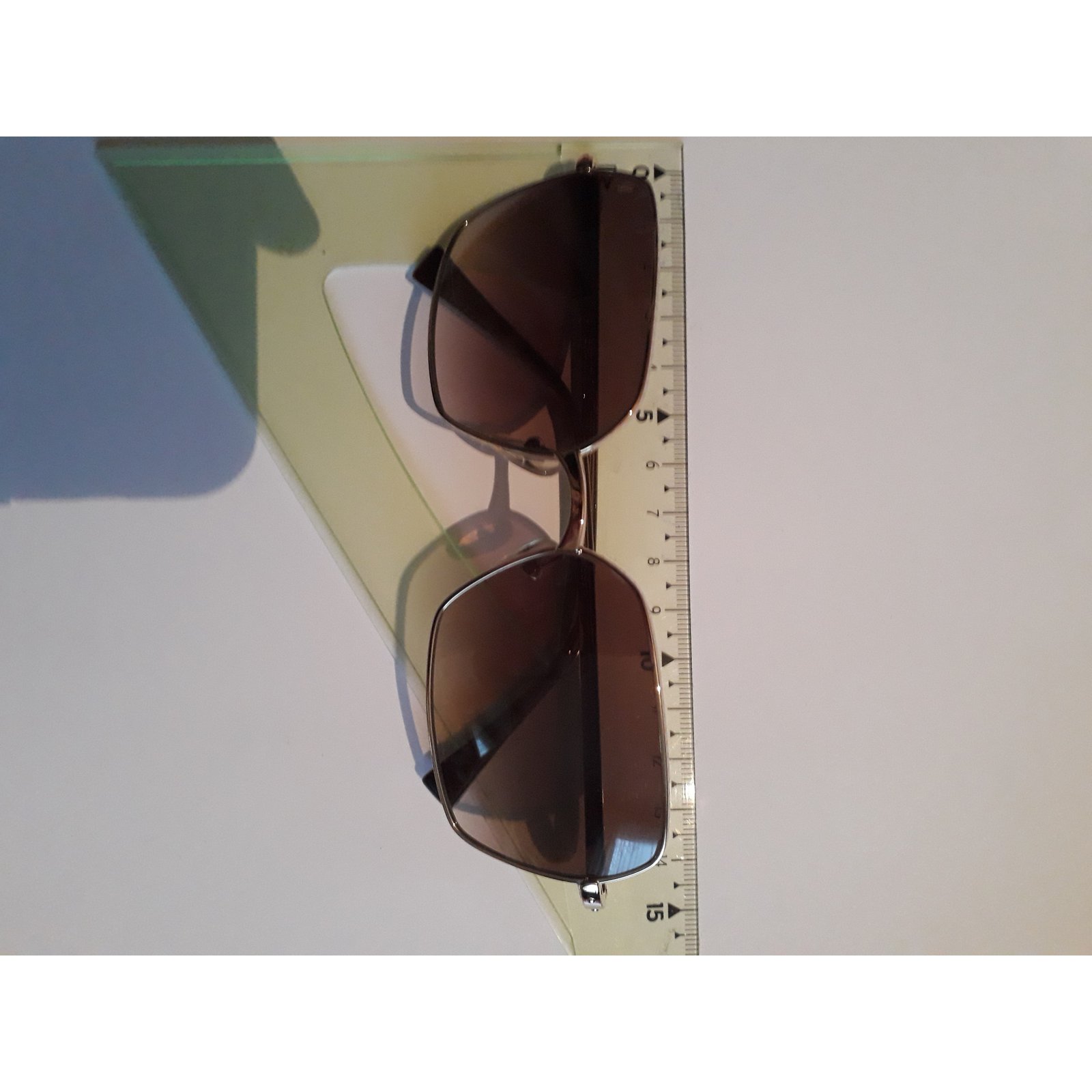 Louis Vuitton Sunglasses Golden Metal ref.20419 - Joli Closet