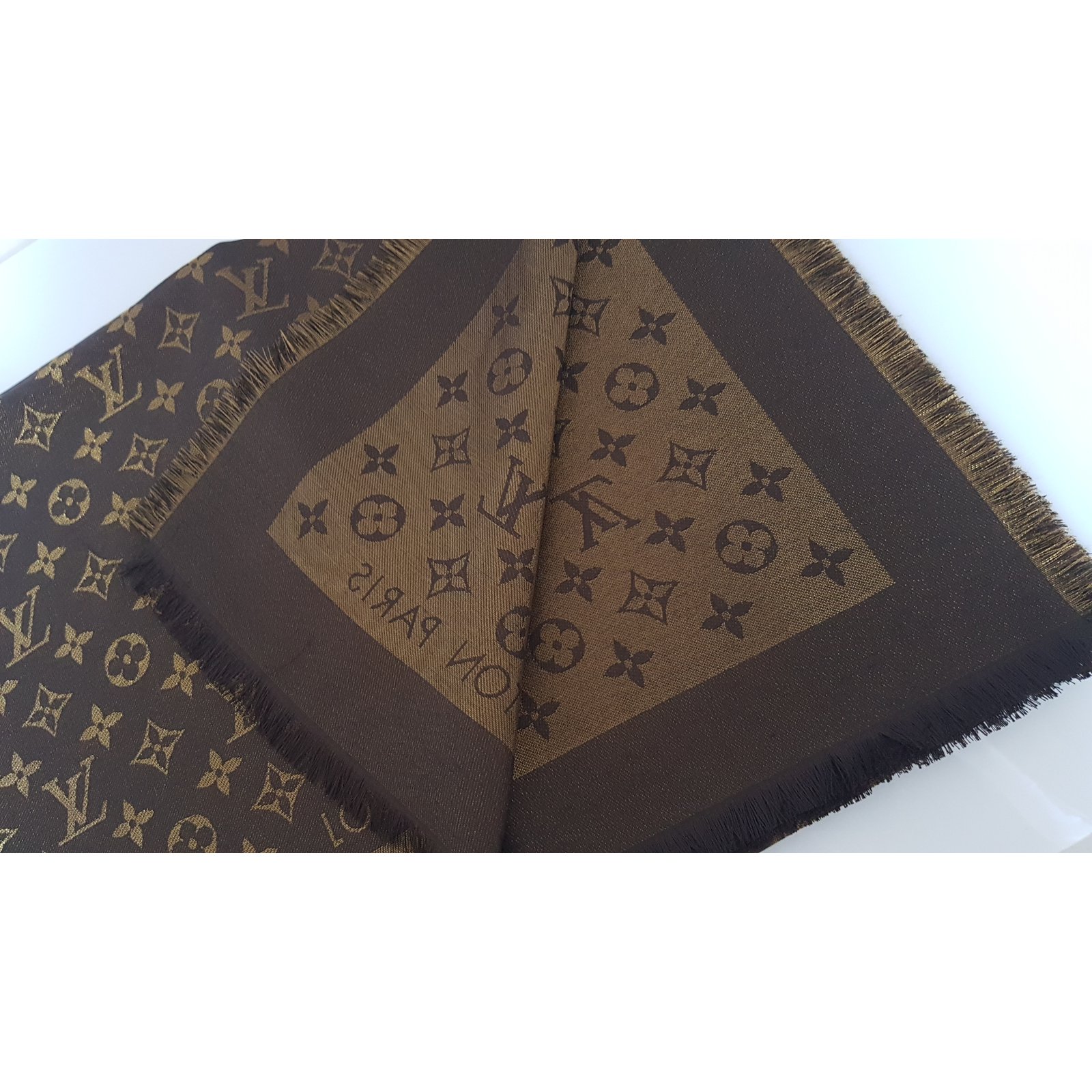 Châle monogram shine silk scarf Louis Vuitton Brown in Silk - 26352642