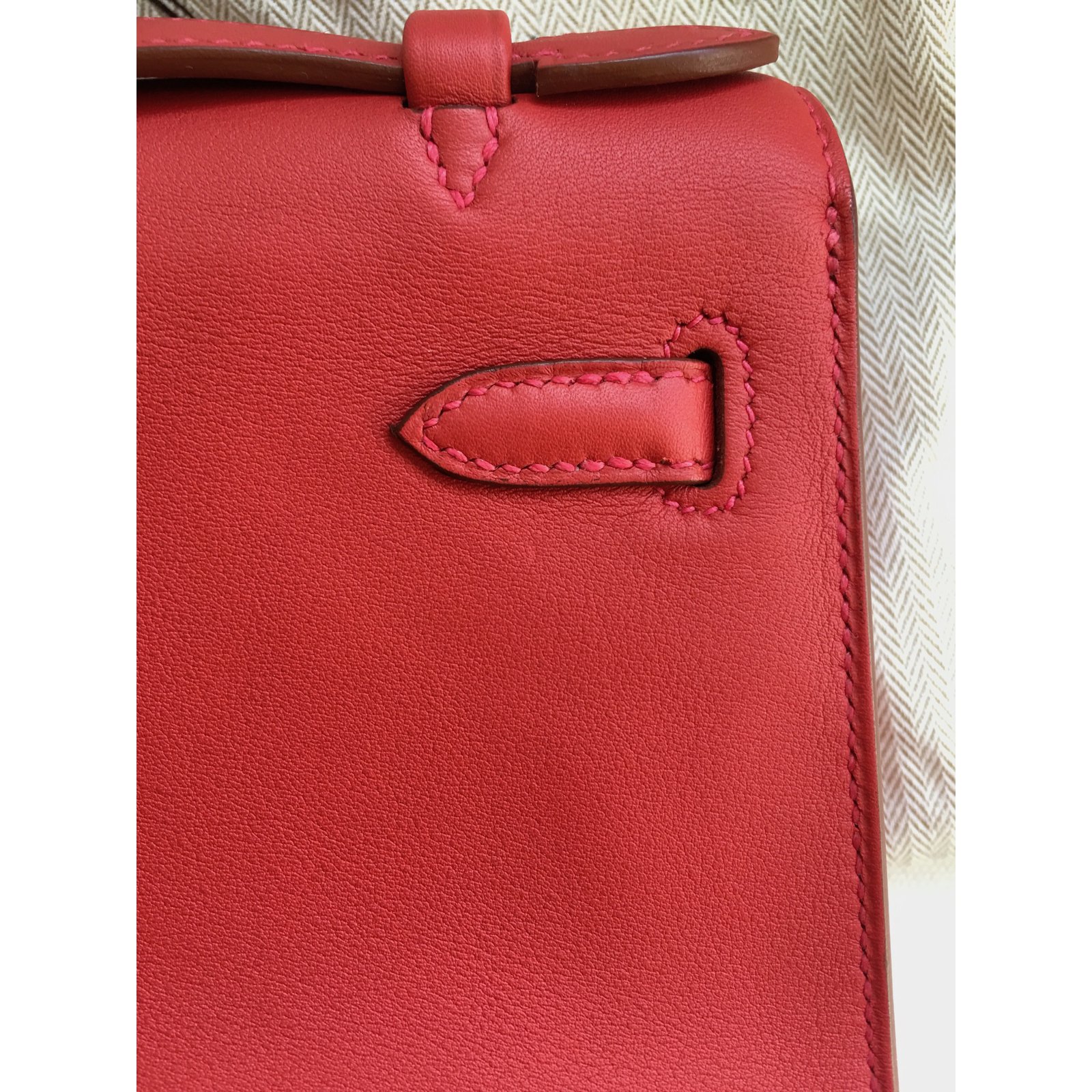 Kelly to go leather clutch bag Hermès Red in Leather - 36912120
