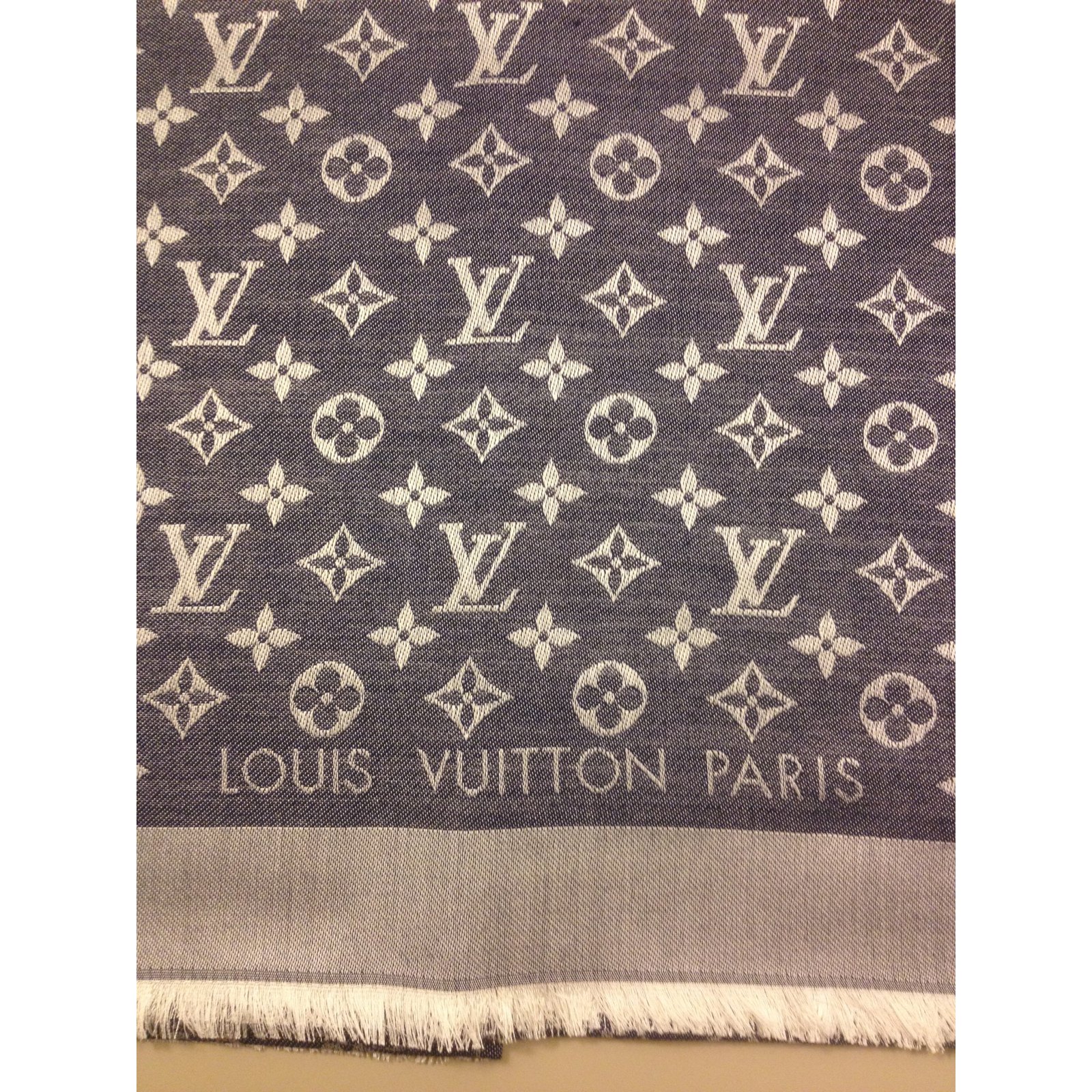 Louis Vuitton Classic Monogram Scarf Black Silk ref.59394 - Joli Closet