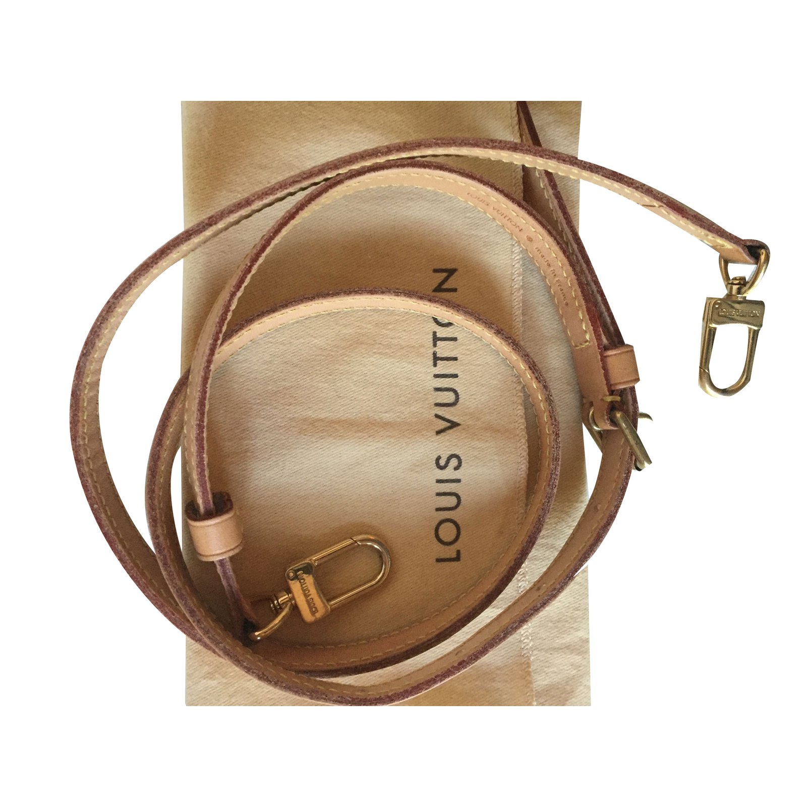 Louis Vuitton shoulder strap Cream Leather ref.64240 - Joli Closet