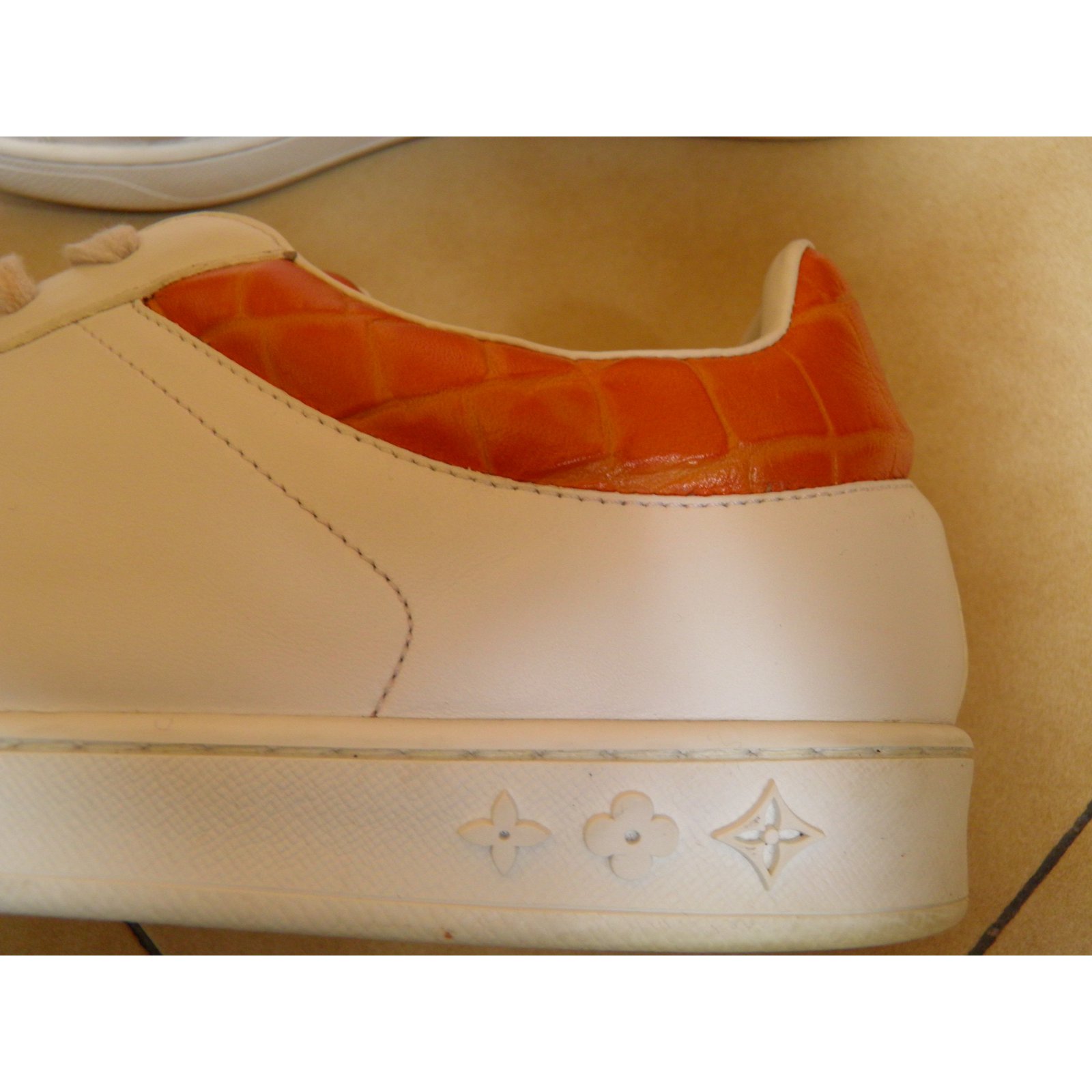 Louis Vuitton Sneakers White Leather ref.65884 - Joli Closet