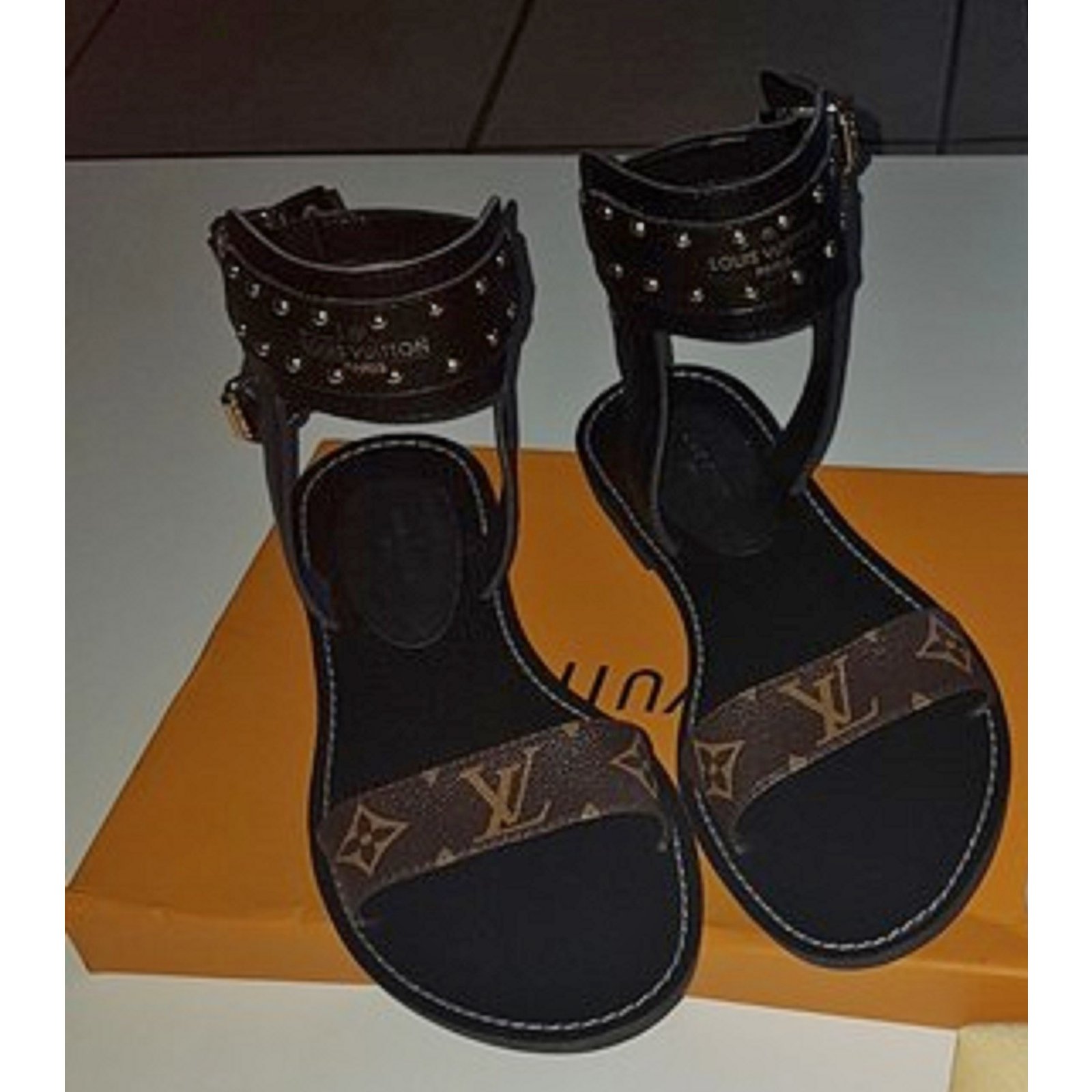 Louis Vuitton NOMAD Sandals Sandals Leather Brown ref.67605 - Joli Closet