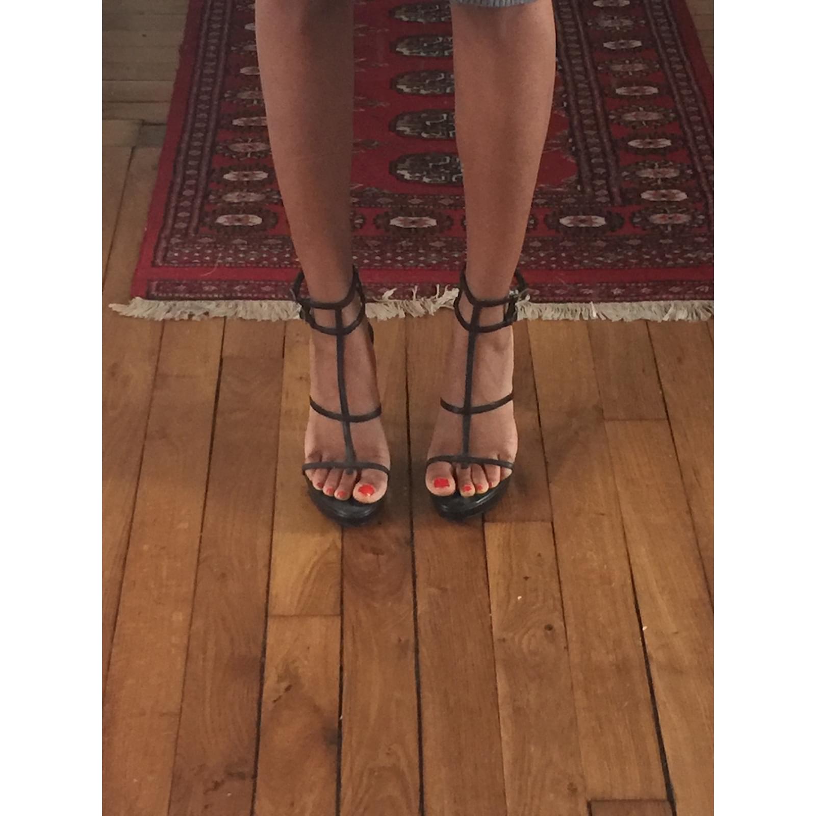 hugo boss jelly shoes