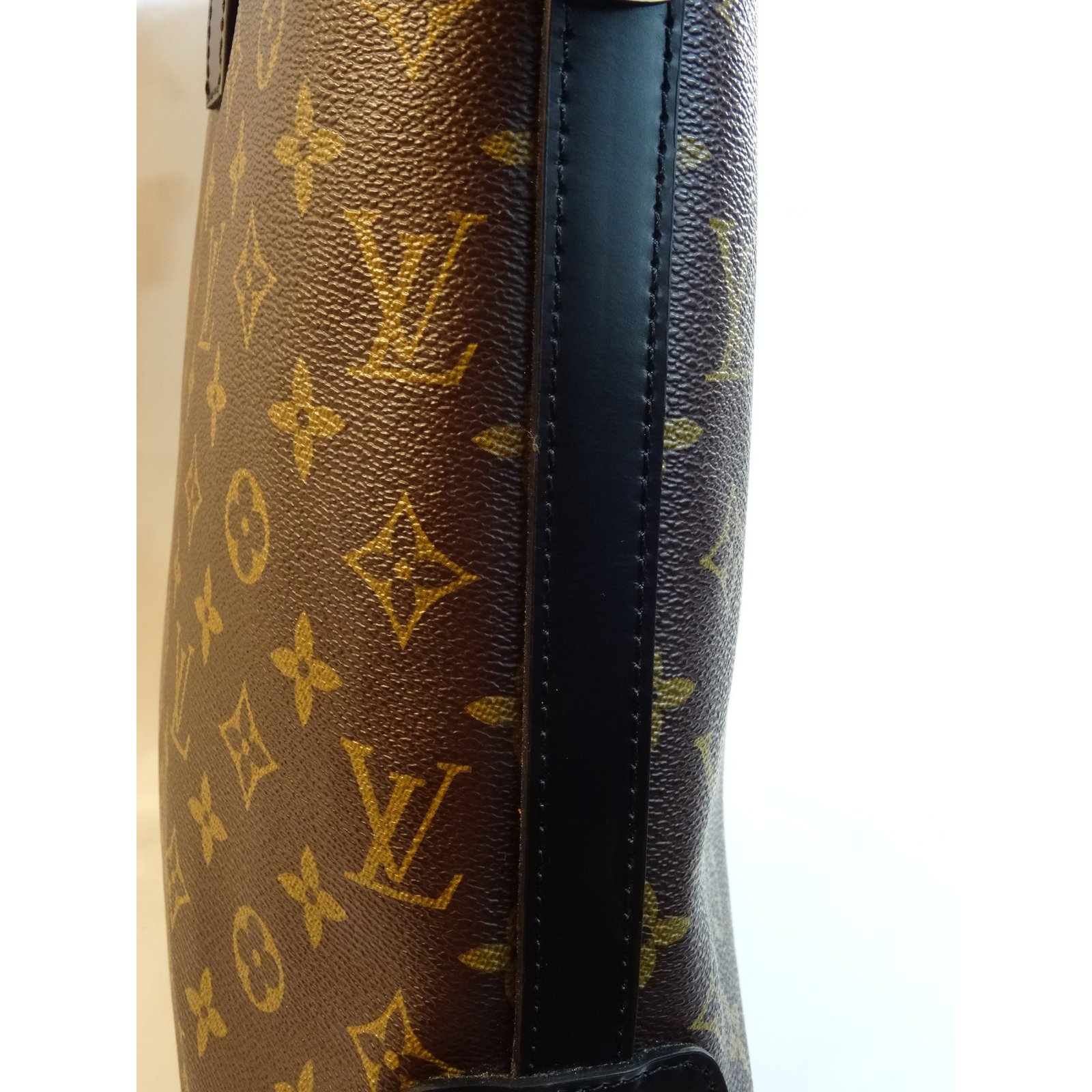 Louis Vuitton Besace Bag Dark brown Leather ref.68739 - Joli Closet