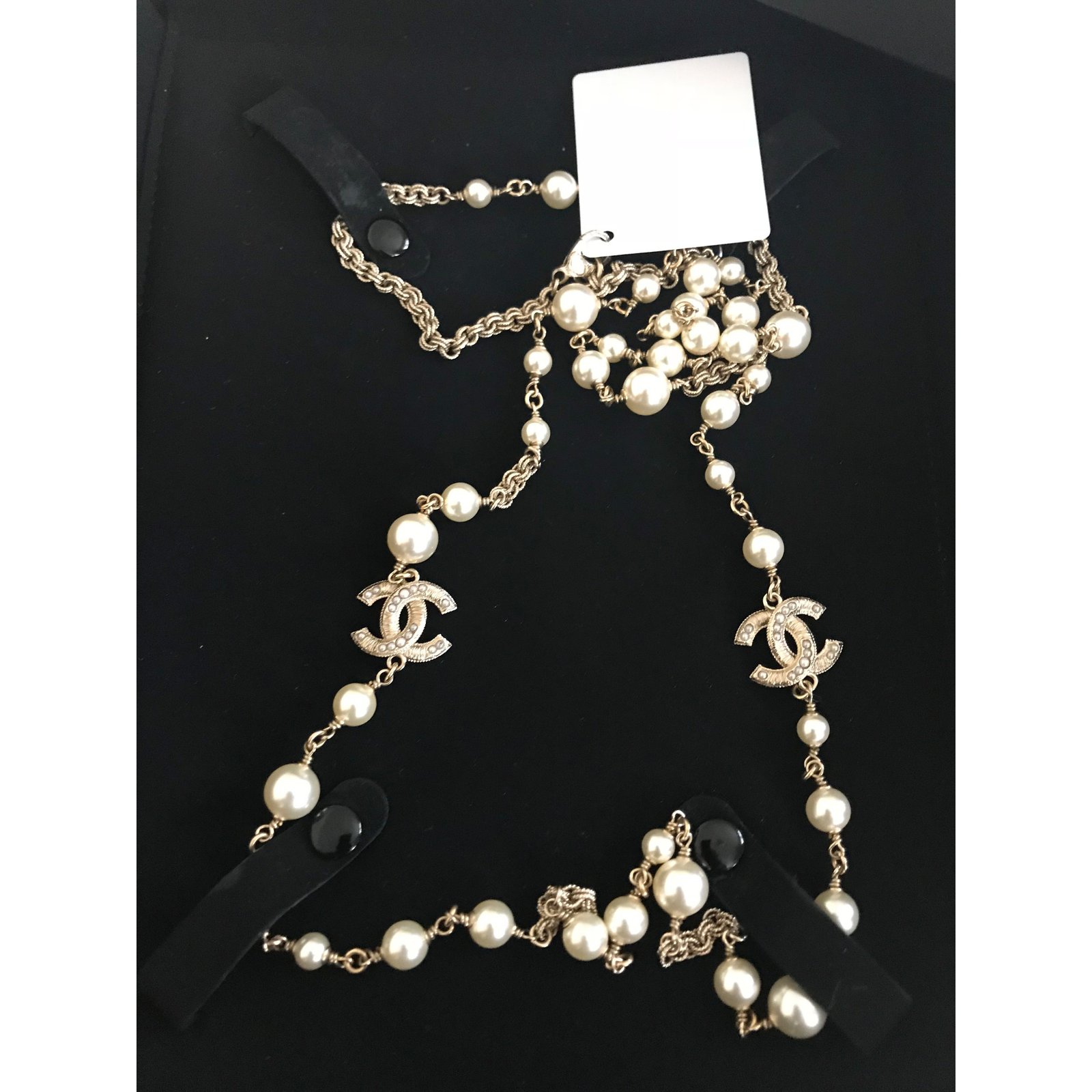 Chanel CC Necklace with pearls Golden Metal ref.68922 - Joli Closet