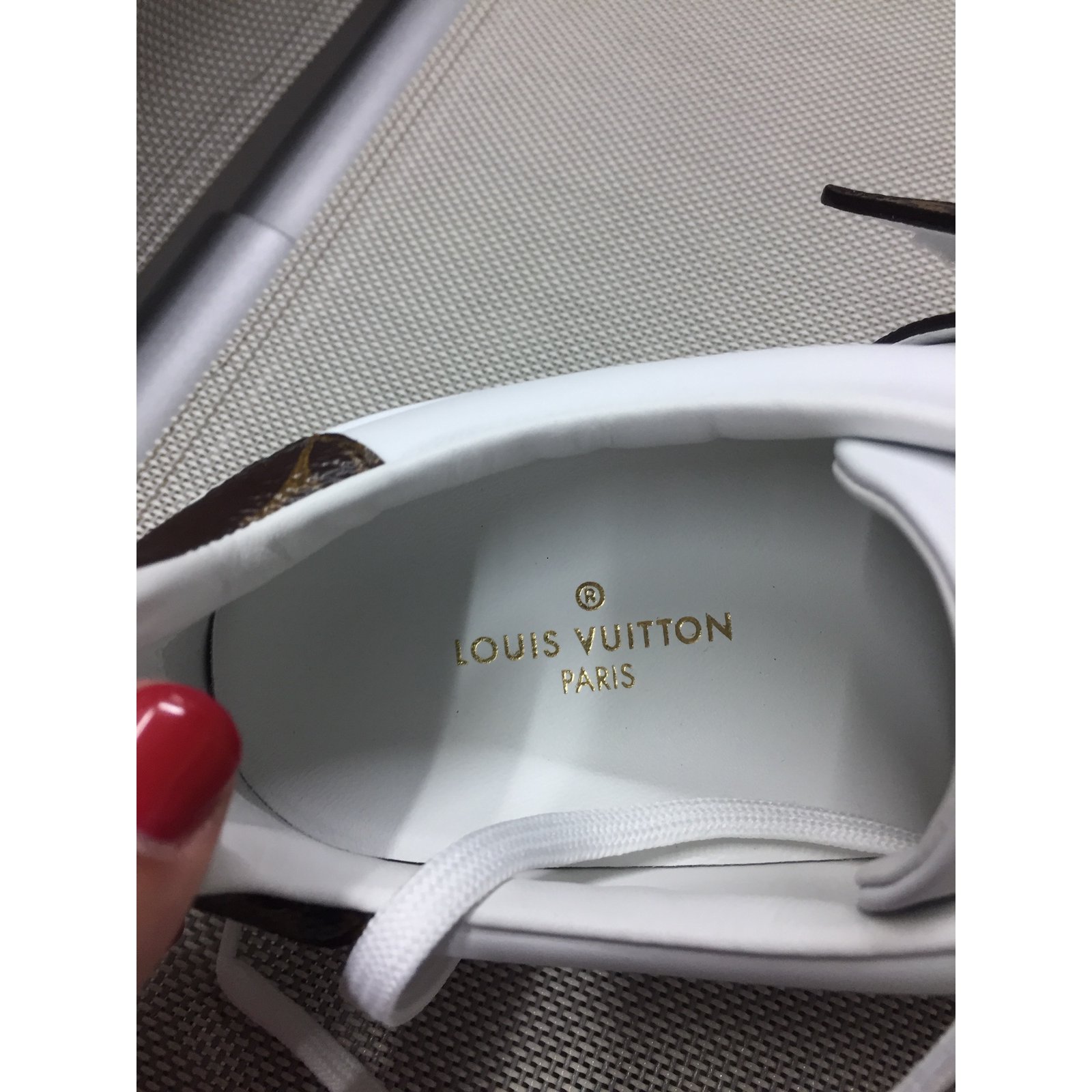 Louis Vuitton Sneakers White Leather ref.68951 - Joli Closet