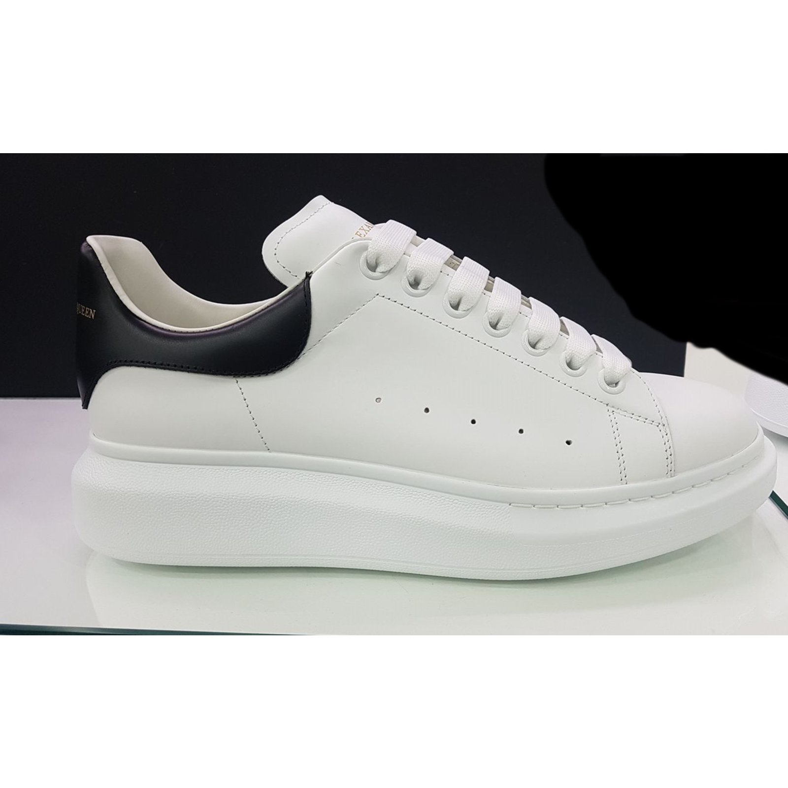 Alexander Mcqueen sneakers Black White Leather ref.69012 - Joli Closet