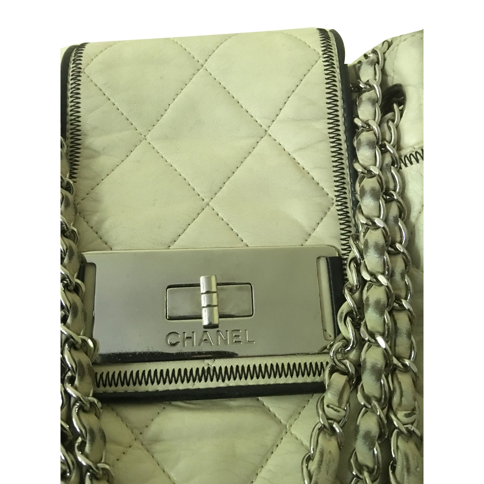 Chanel East west White Leather ref.69136 - Joli Closet