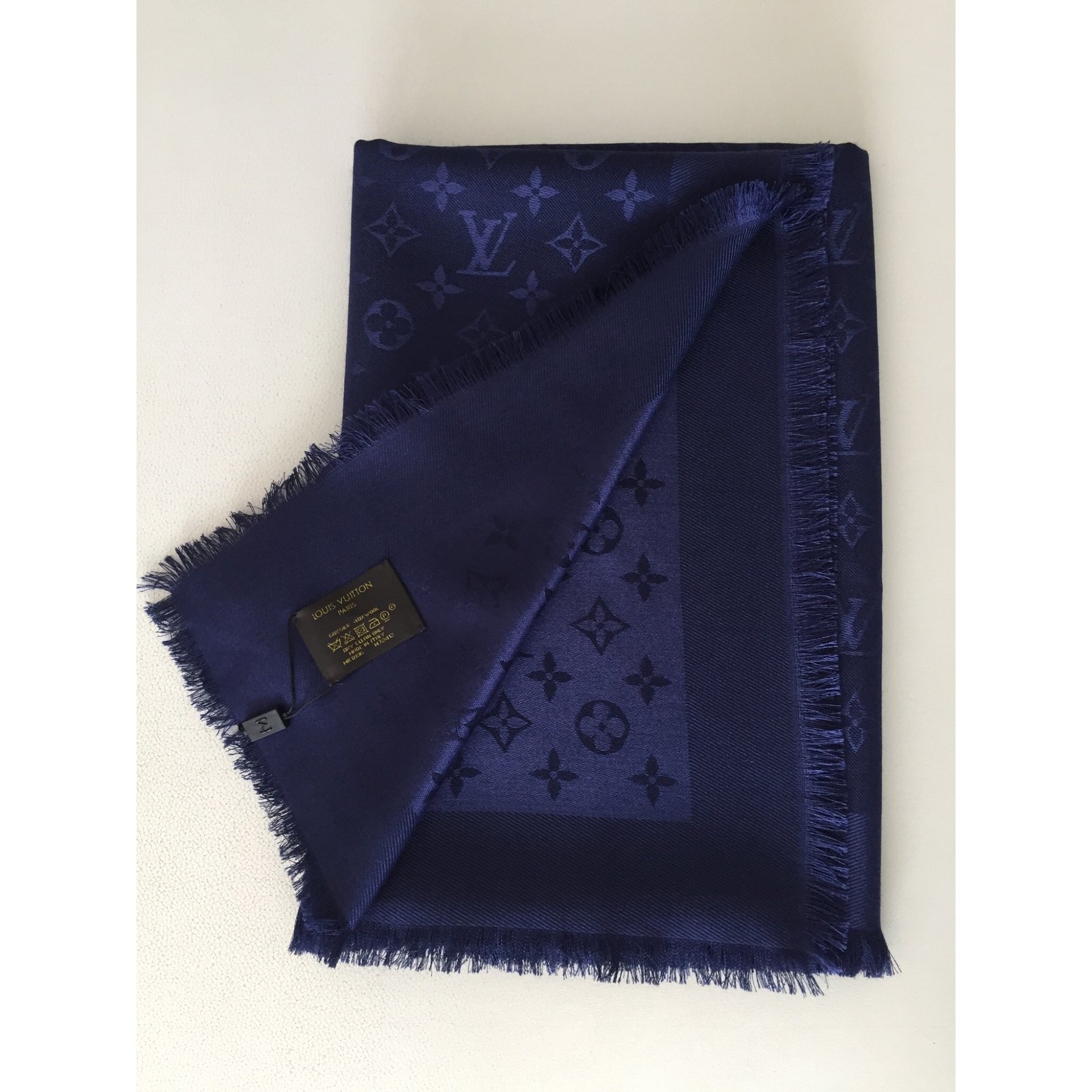 Louis Vuitton Scarves White Blue Silk ref.69351 - Joli Closet