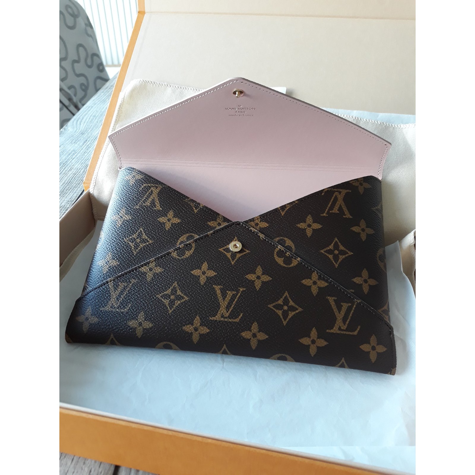 Louis Vuitton e Brown Cloth ref.921783 - Joli Closet