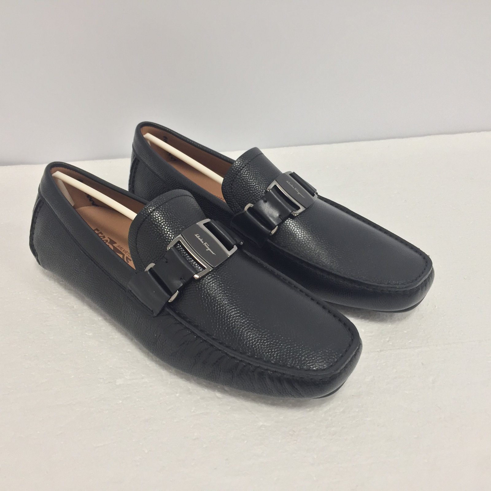 Salvatore Ferragamo Loafers Slip on Black Leather ref.69385 - Joli Closet