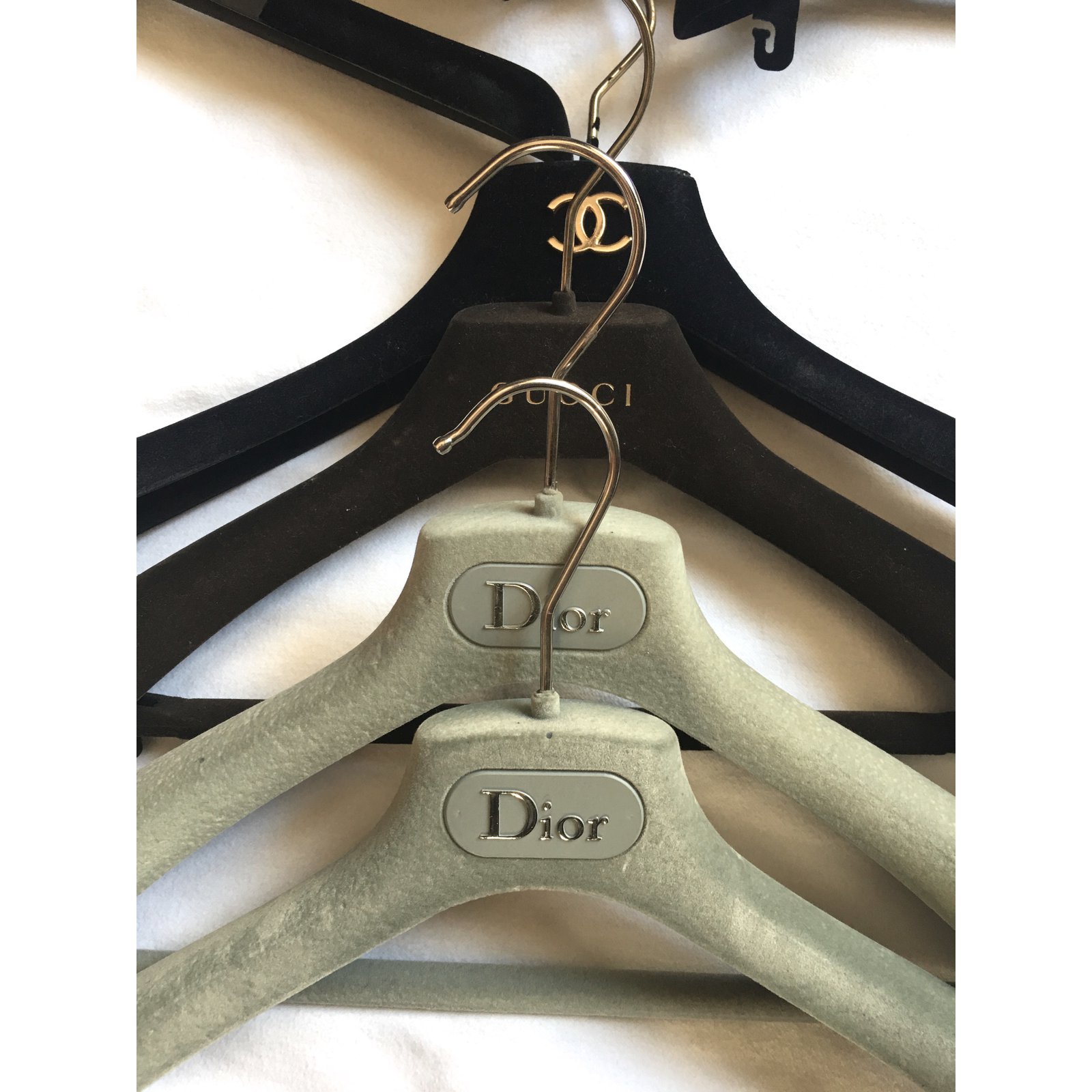 Dior Set of branded hangers Multiple colors Plastic ref.69491 - Joli Closet