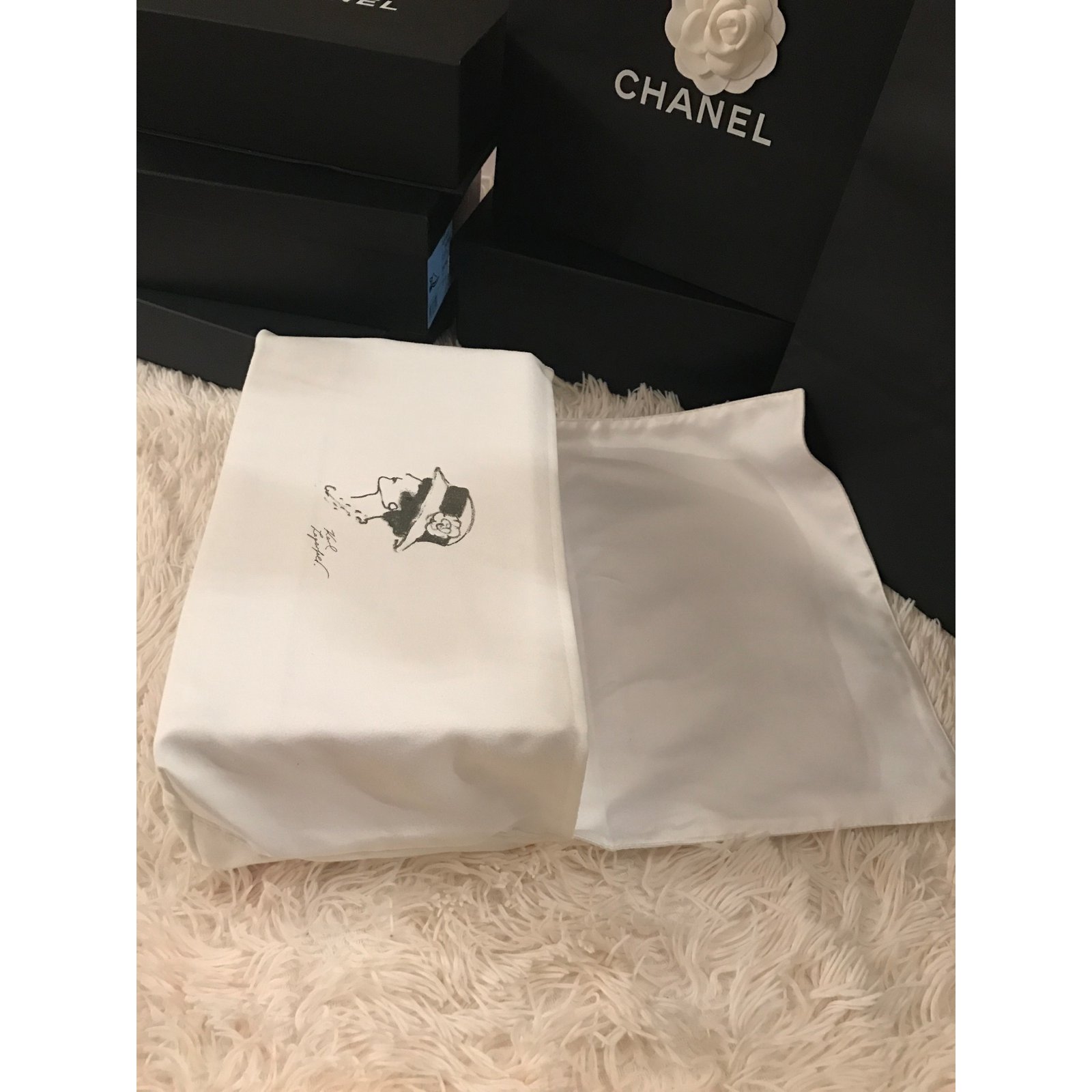 Chanel Dust bag White Cotton ref.70566 - Joli Closet