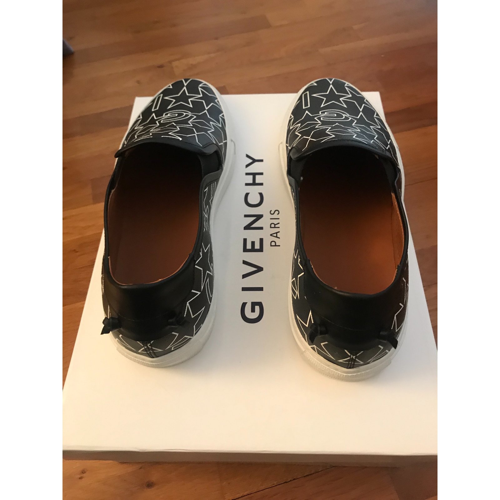 Givenchy sneakers Black White Leather Rubber ref.73212 - Joli Closet