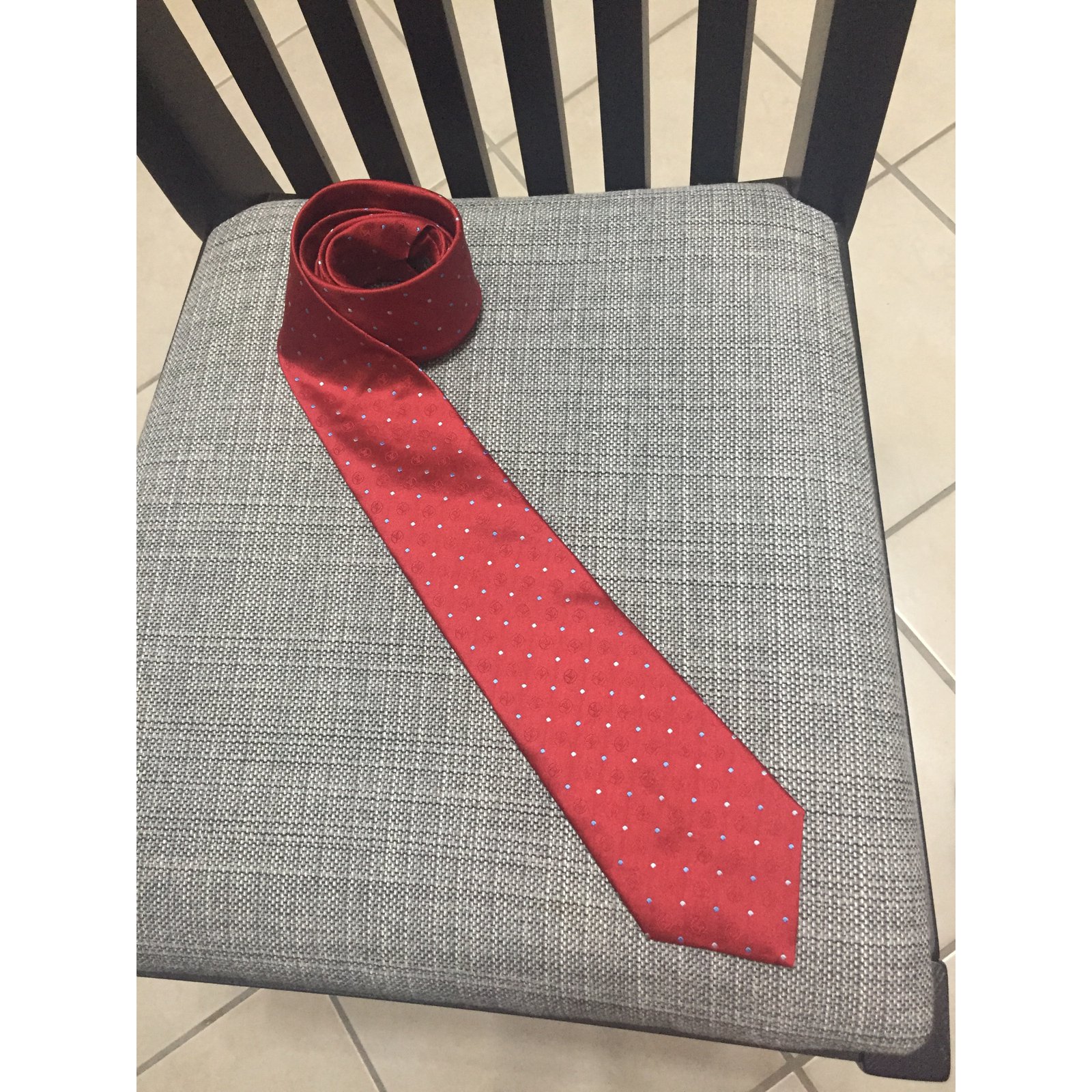 Louis Vuitton tie in red silk - DOWNTOWN UPTOWN Genève