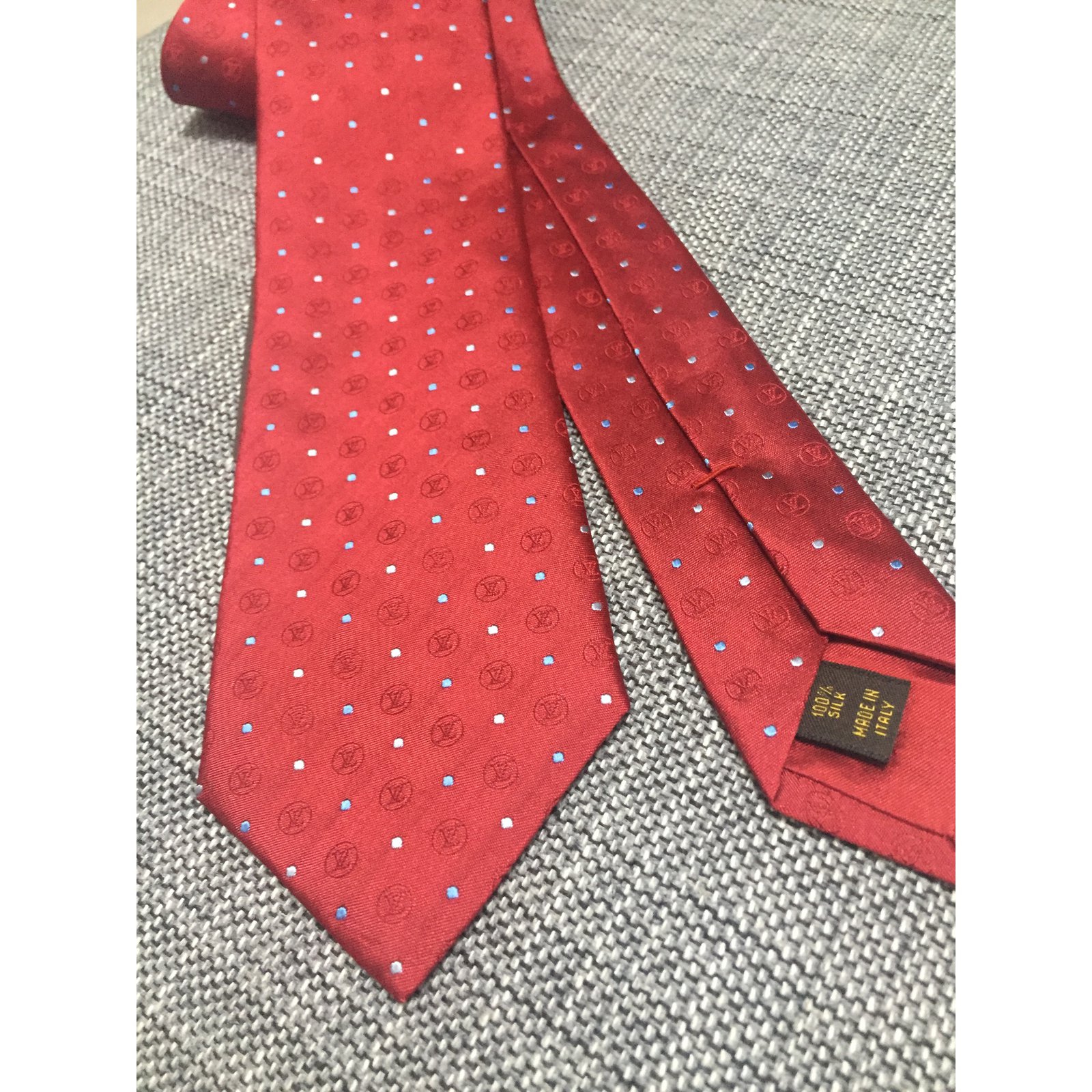 Louis Vuitton Silk tie Red ref.73352 - Joli Closet