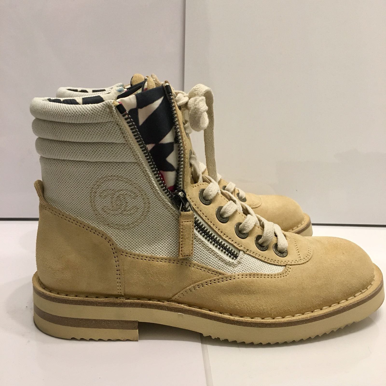 Chanel boots Beige Leather ref.75851 - Joli Closet