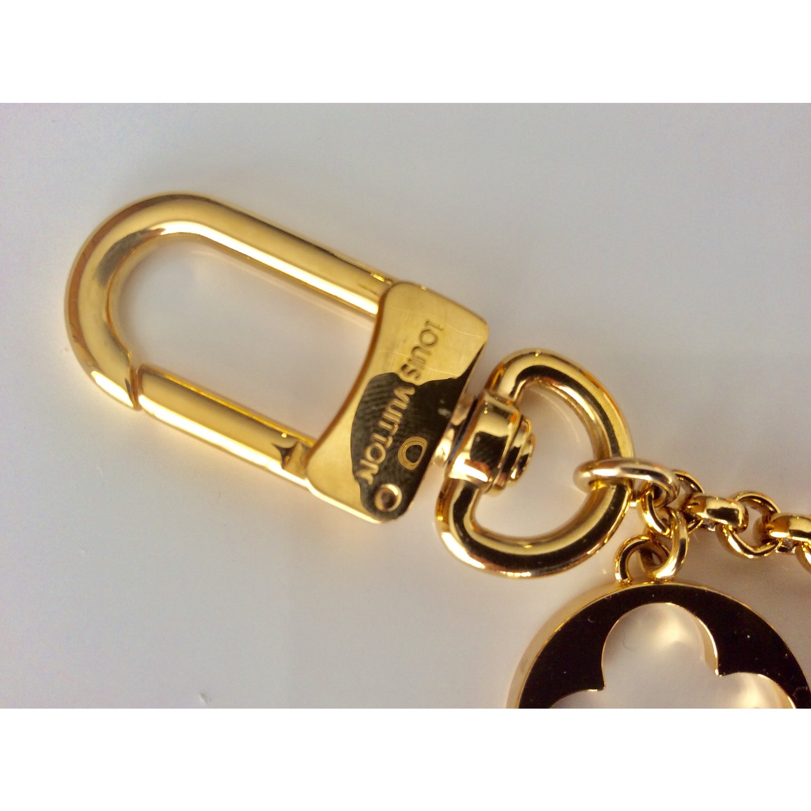 Louis Vuitton Bijoux de sac chaîne et porte clés Golden Metal ref.945269 -  Joli Closet