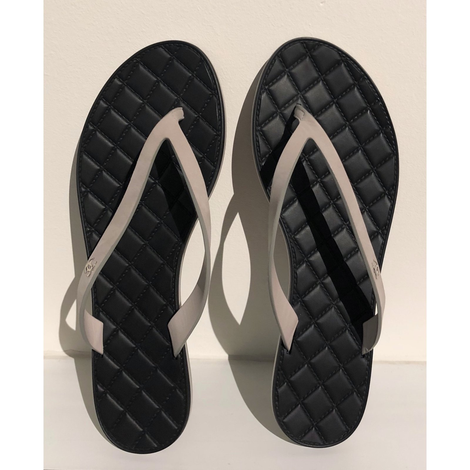 Chanel Sandals Black Beige Leather Rubber ref.70243 - Joli Closet