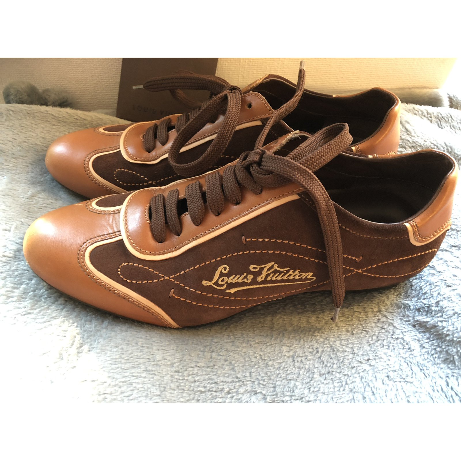 Louis Vuitton sneakers Brown Suede Leather ref.77433 - Joli Closet