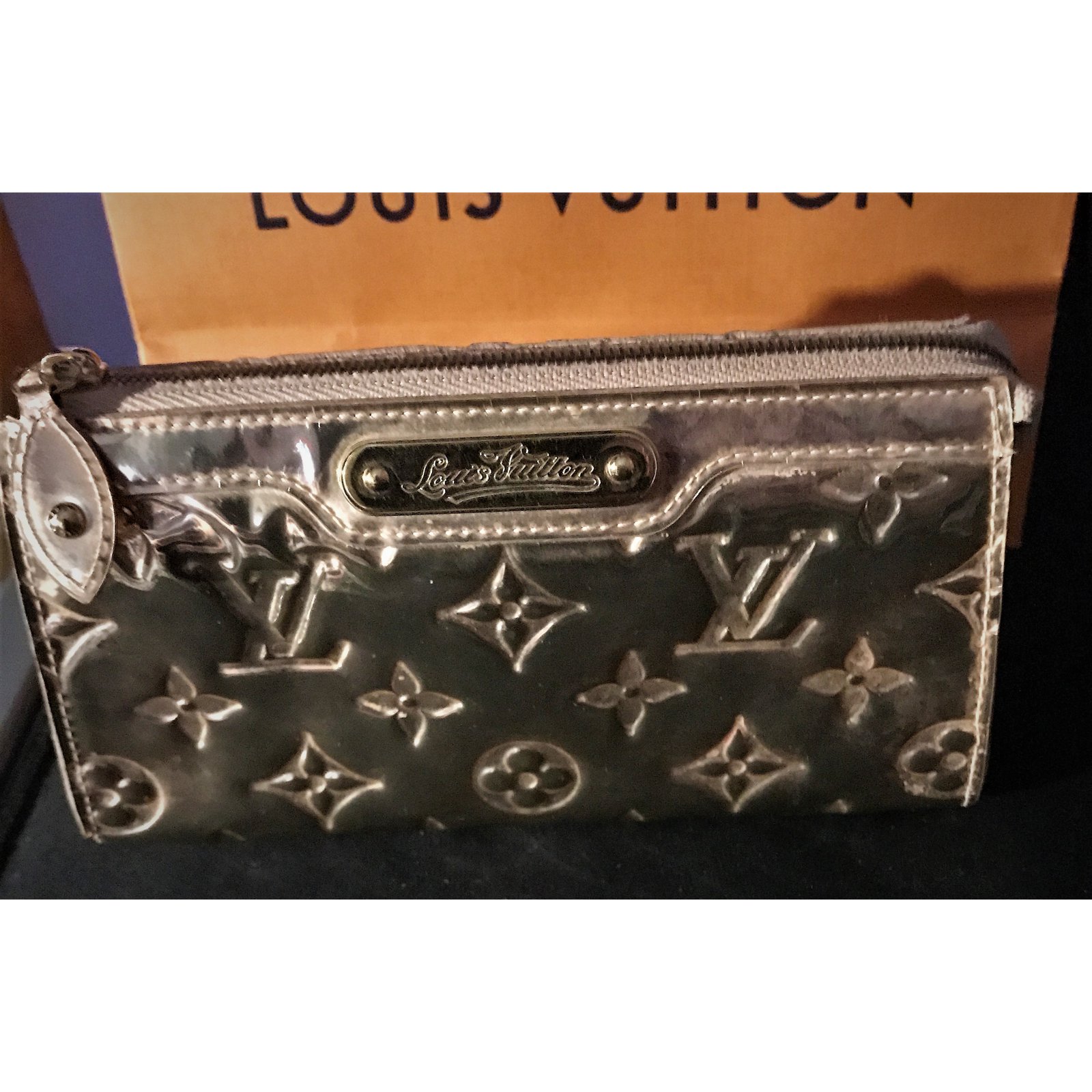 Louis Vuitton Clutch bags Metallic Patent leather ref.78732 - Joli Closet