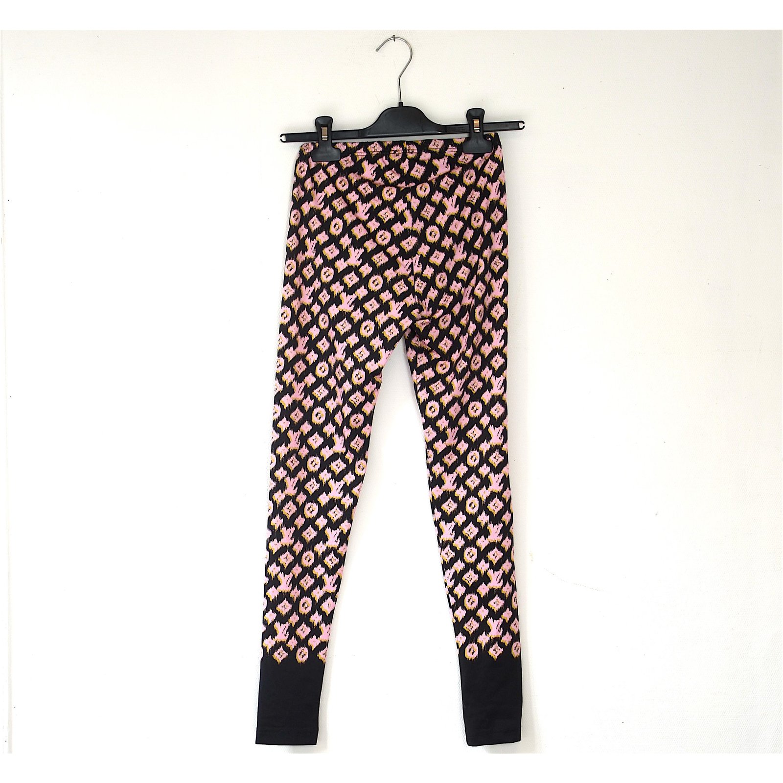 Louis Vuitton Pants, leggings Pants, leggings Synthetic Multiple colors ref.78954 - Joli Closet