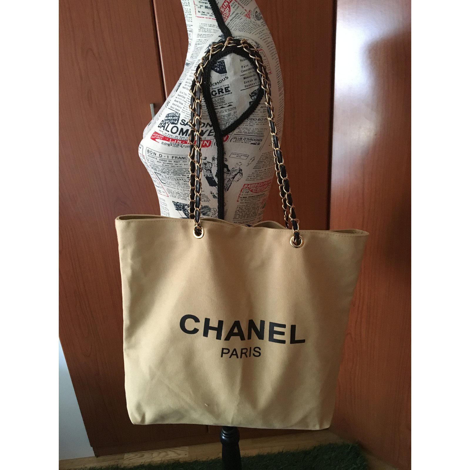Chanel beige bag vip gift 2018 Gold chain Cloth ref.79403 - Joli Closet