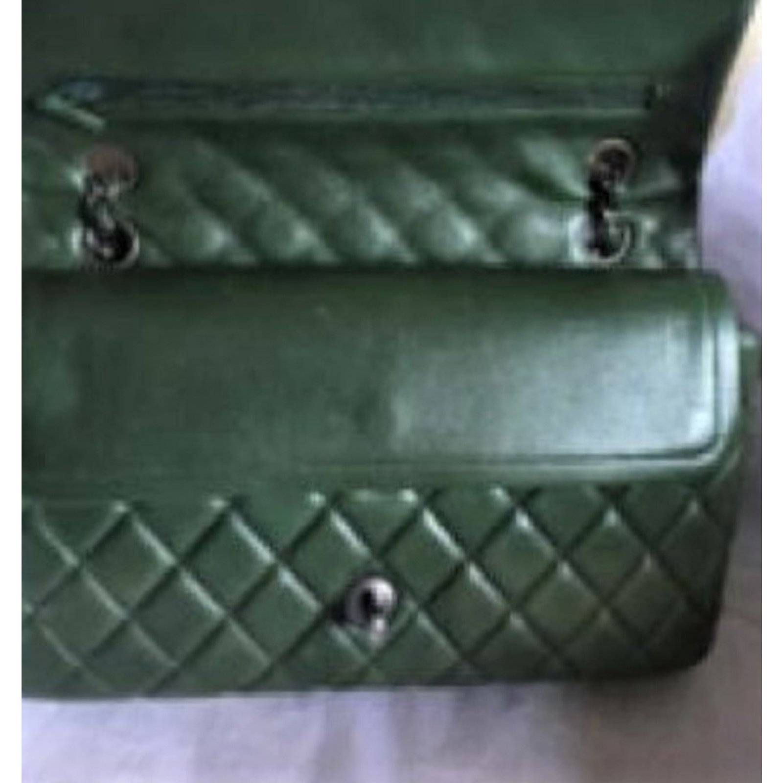 Timeless Chanel Classic Medium flap bag. Green Lambskin ref.79757