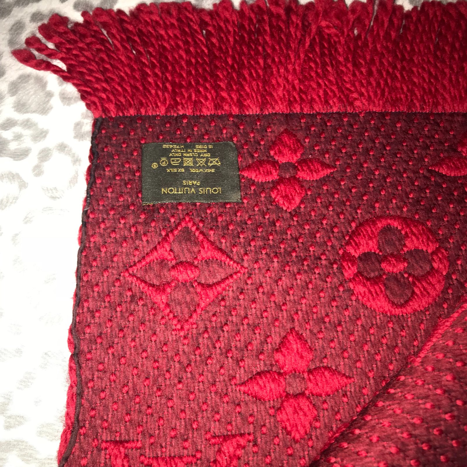 Louis Vuitton logomania scarf wool silk Scarves Silk,Wool Red ref.80462 - Joli Closet