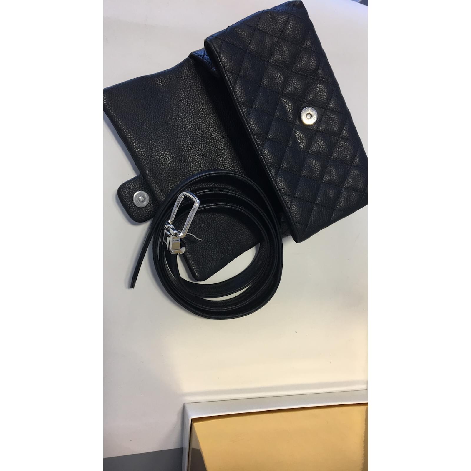 Chanel Clutch bags Black Leather ref.82104 Joli Closet