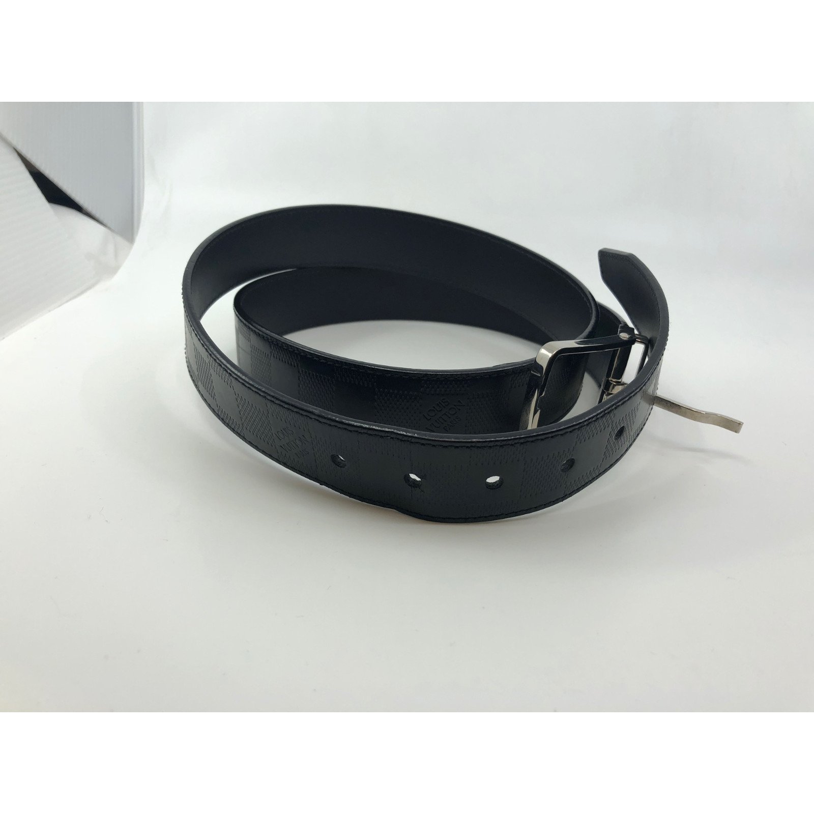 Louis Vuitton Belts Black Leather ref.49650 - Joli Closet