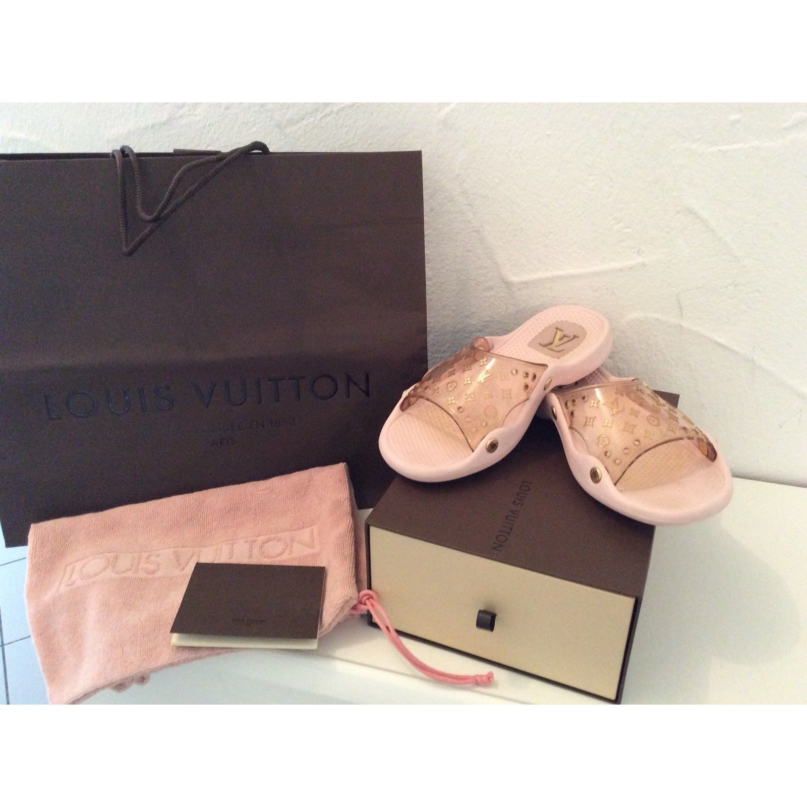 Louis Vuitton Mules Pink Plastic ref.288748 - Joli Closet