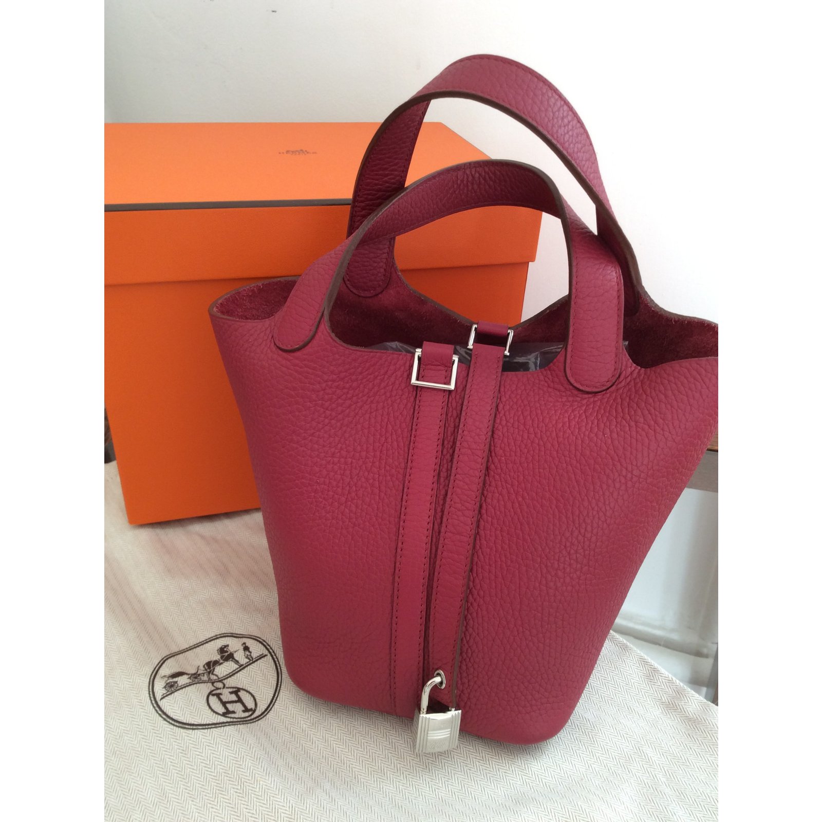 Picotin leather tote Hermès Red in Leather - 29820112