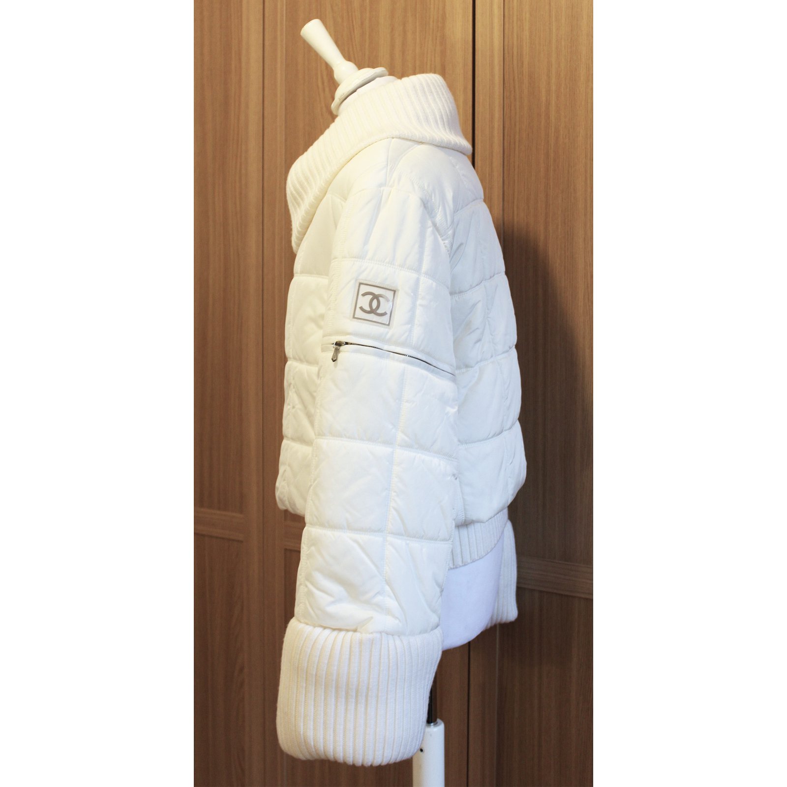 Chanel Vintage Ski Jacket White Polyamide ref.85919 - Joli Closet