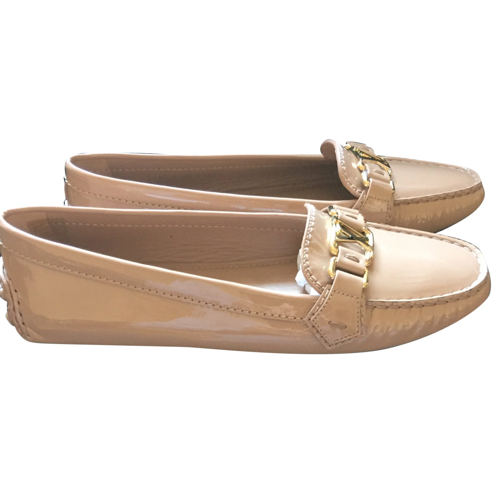 Louis Vuitton Oxford Flat Loafer Beige Patent leather ref.87554