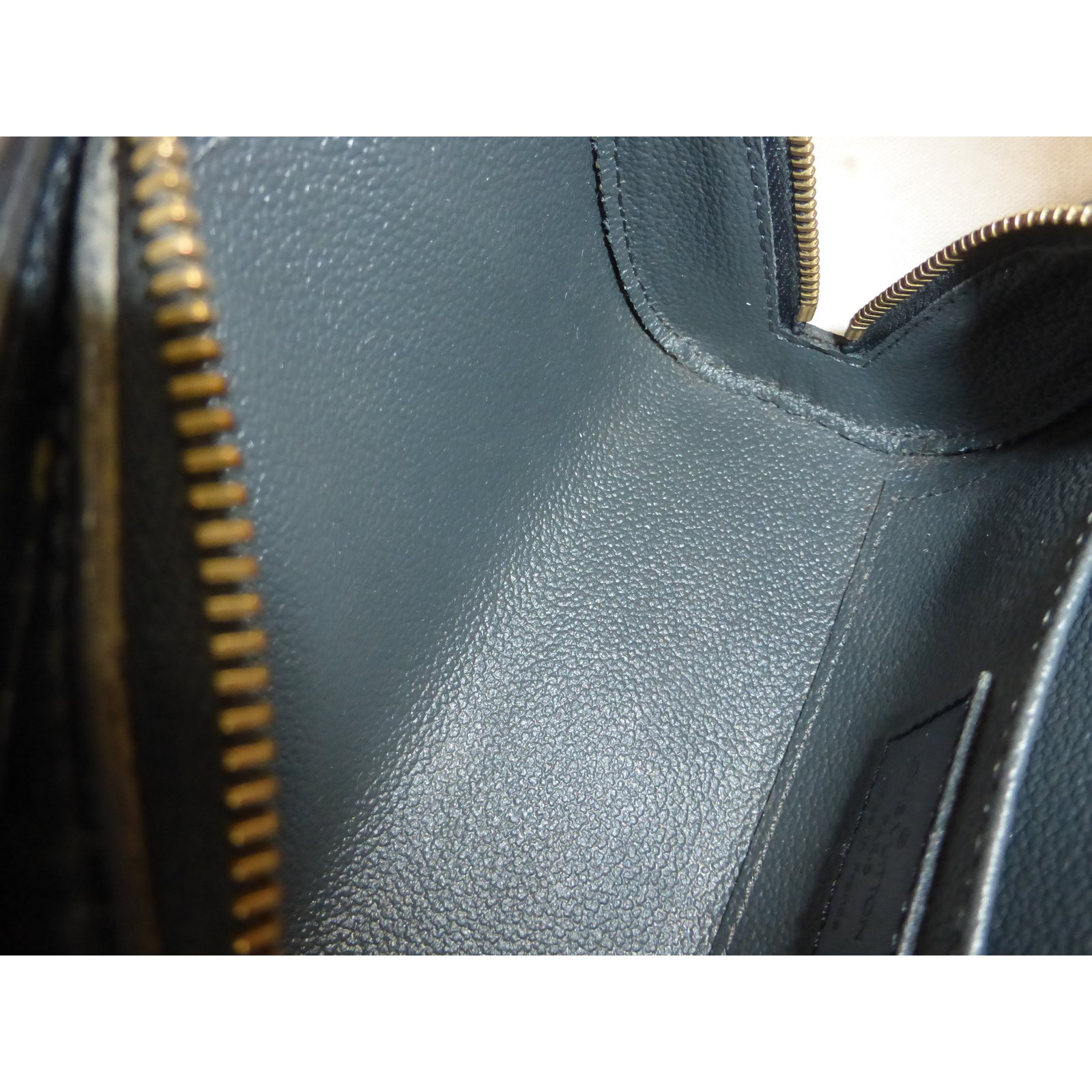 Louis Vuitton Kit dauphine 17 leather epi black ref.87976 - Joli Closet