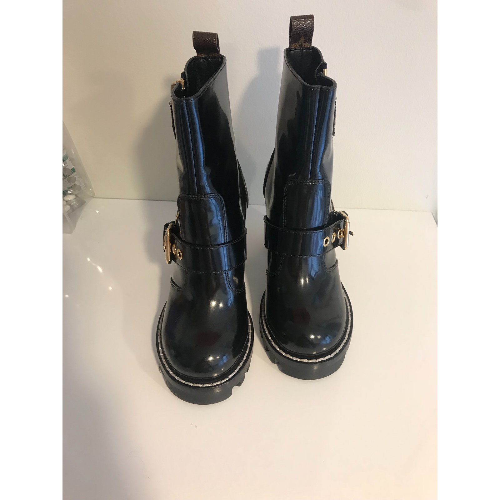 Louis Vuitton Star trail ankle boot Black Leather ref.88372 - Joli Closet