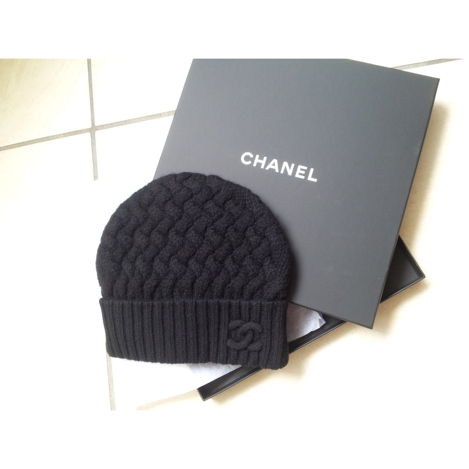 Chanel Cashmere beanie Black  - Joli Closet