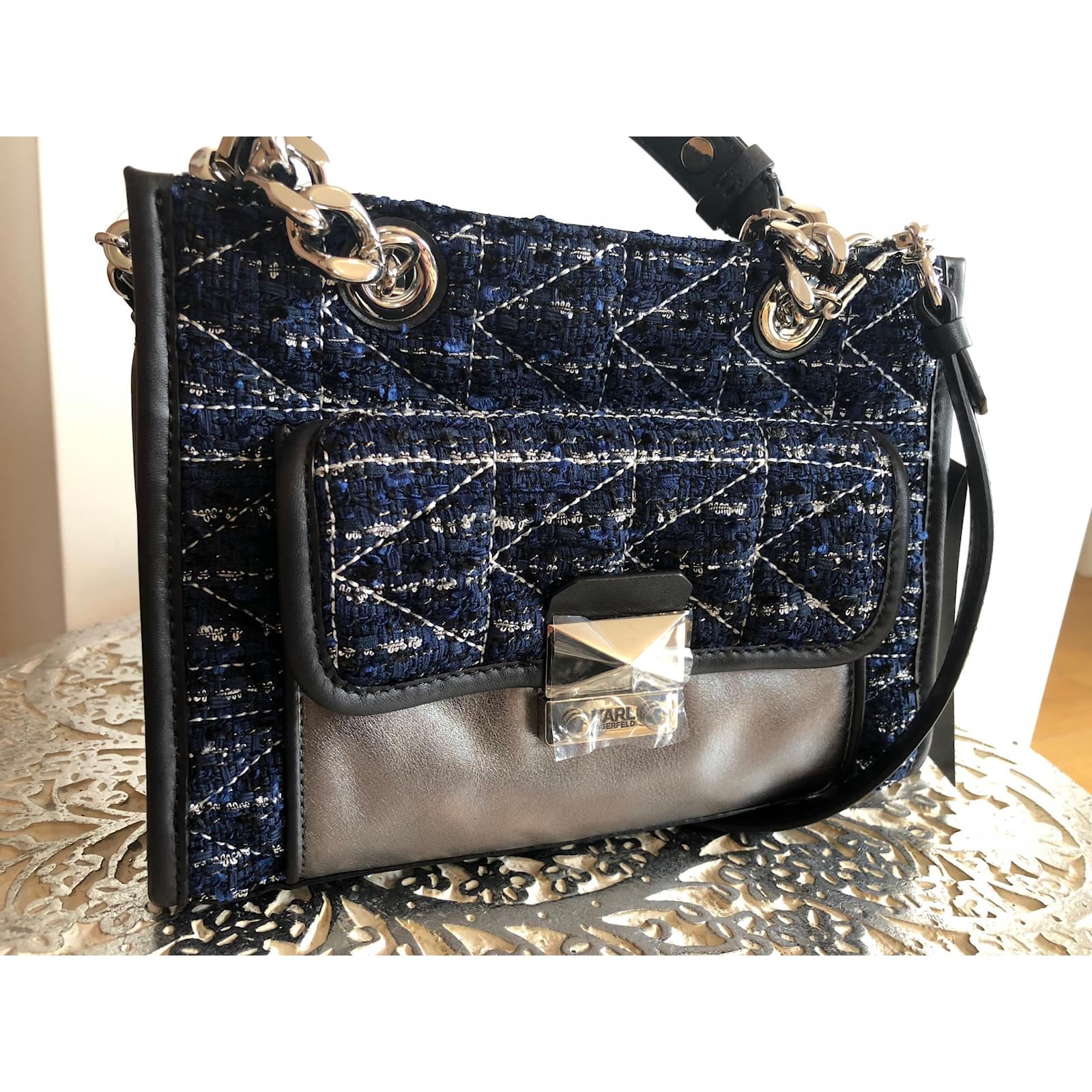 Karl Lagerfeld Sacs à main Cuir Bleu ref.88945 Joli Closet Karl Lagerfeld Sacs à main Cuir Bleu ref.88945 Joli Closet