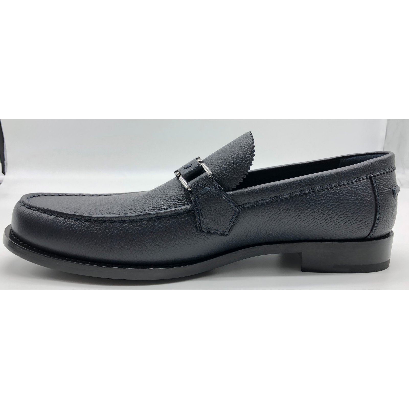 Louis Vuitton Shade Loafers Slip ons Navy blue Leather ref.43083 - Joli  Closet
