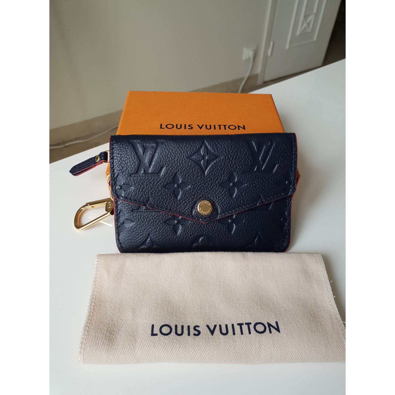 Louis Vuitton NOVEL Navy blue Leather ref.927863 - Joli Closet